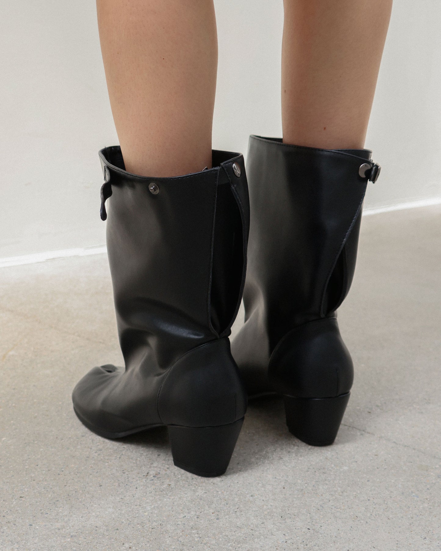(韓國代購)PAES Wide Buckle Tabi Boots( Black)(230-250)《官方26/9後出貨》