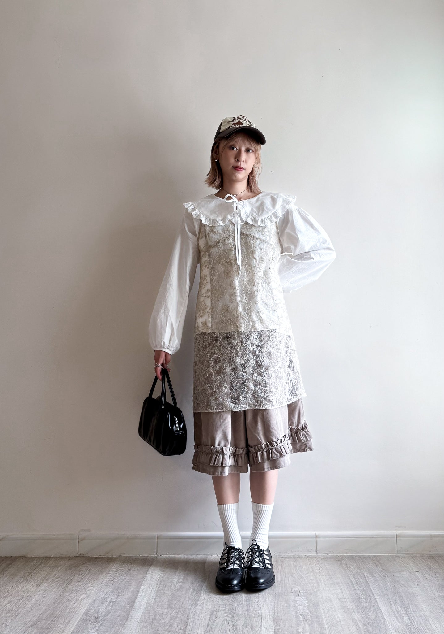 ruffle shorts(charcoal/beige) (現貨)