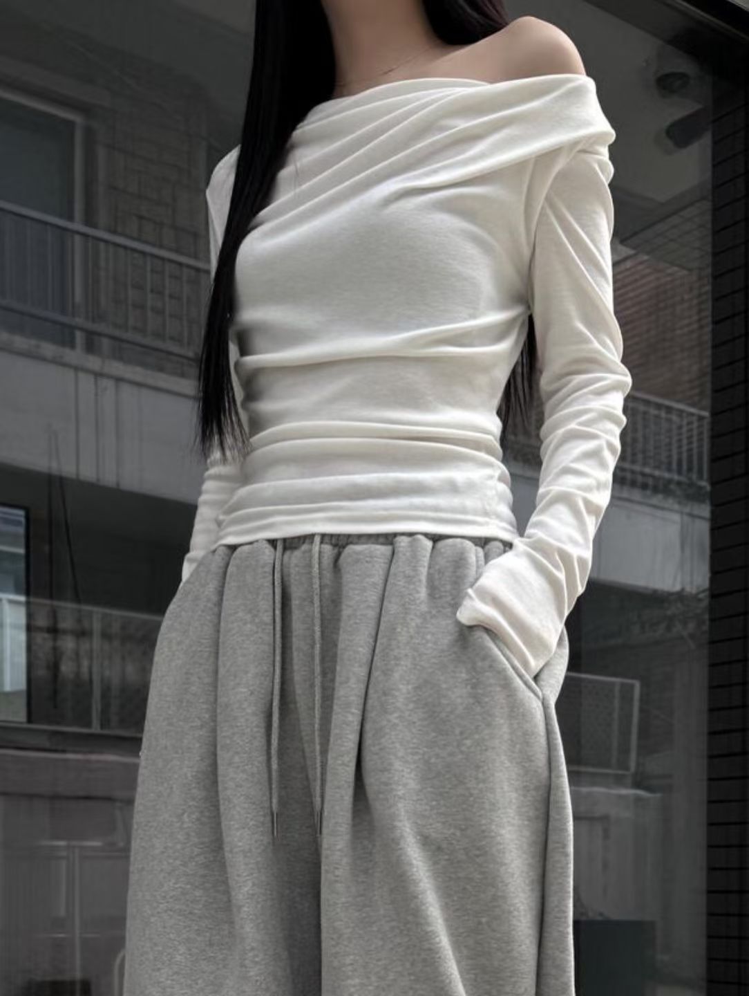 off shoulder tee (white) 現貨