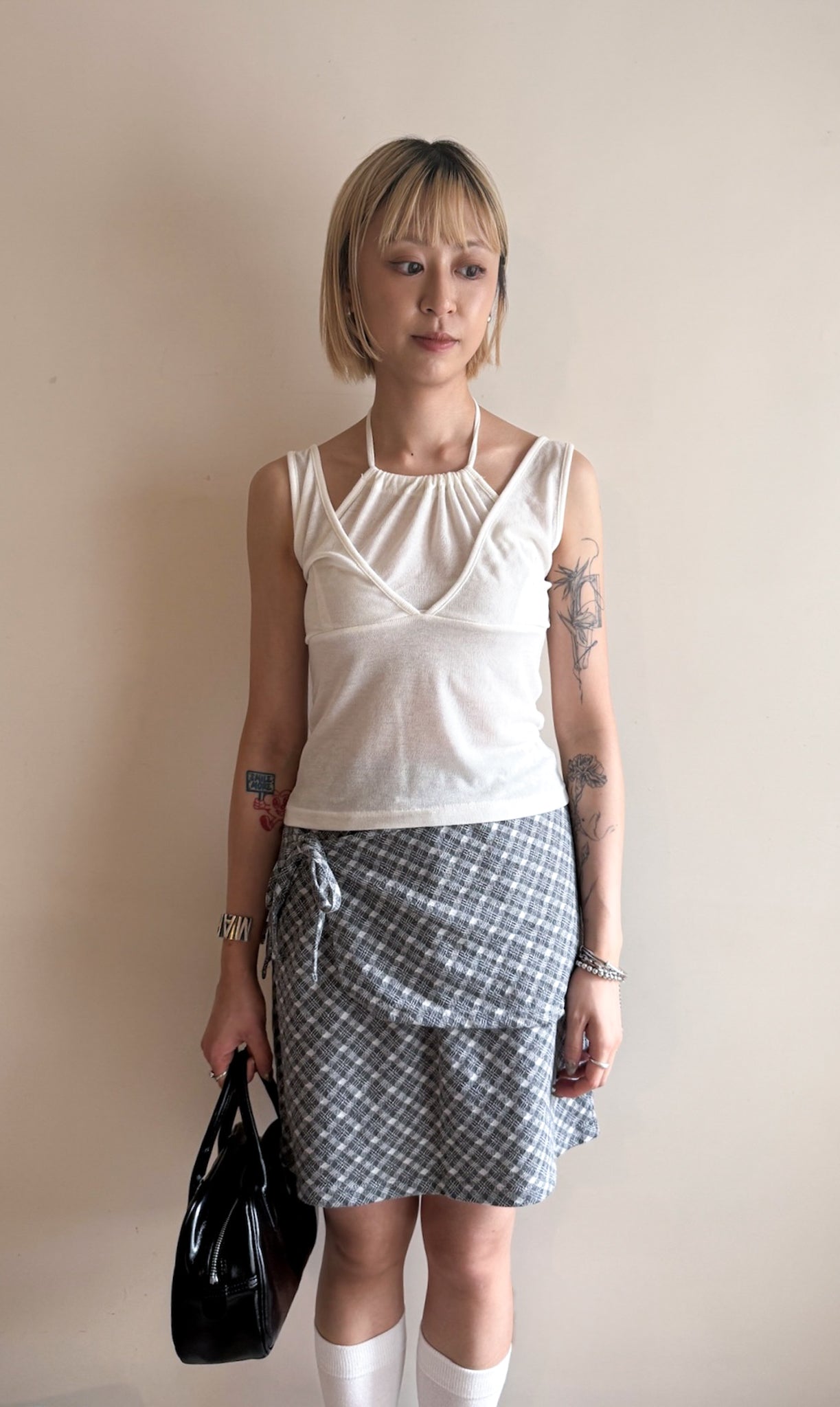 double neck tank top(ivory/charcoal) 夏天must have items! 現貨