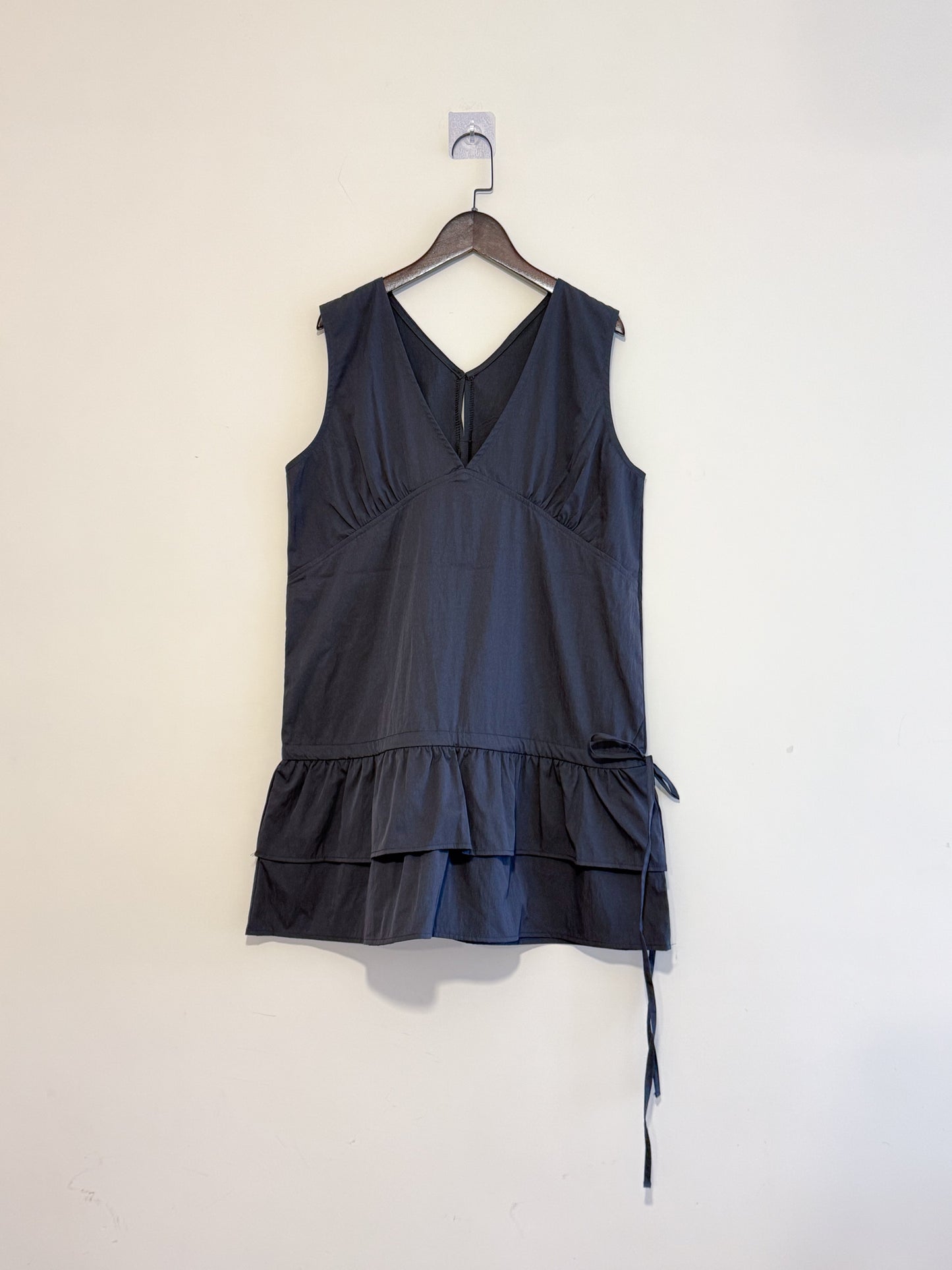 v neck ruffle vest(blue/charcoal) 現貨