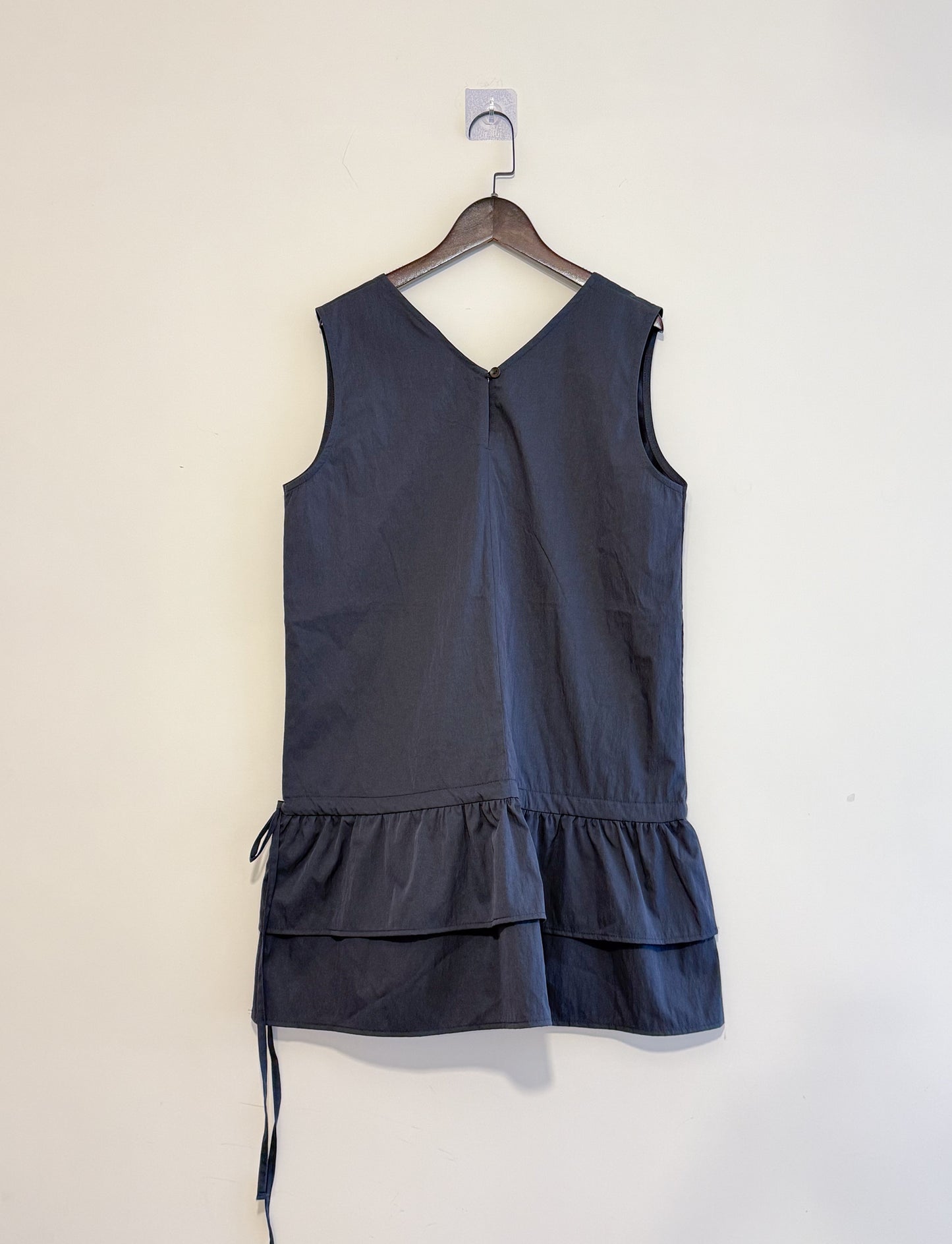 v neck ruffle vest(blue/charcoal) 現貨