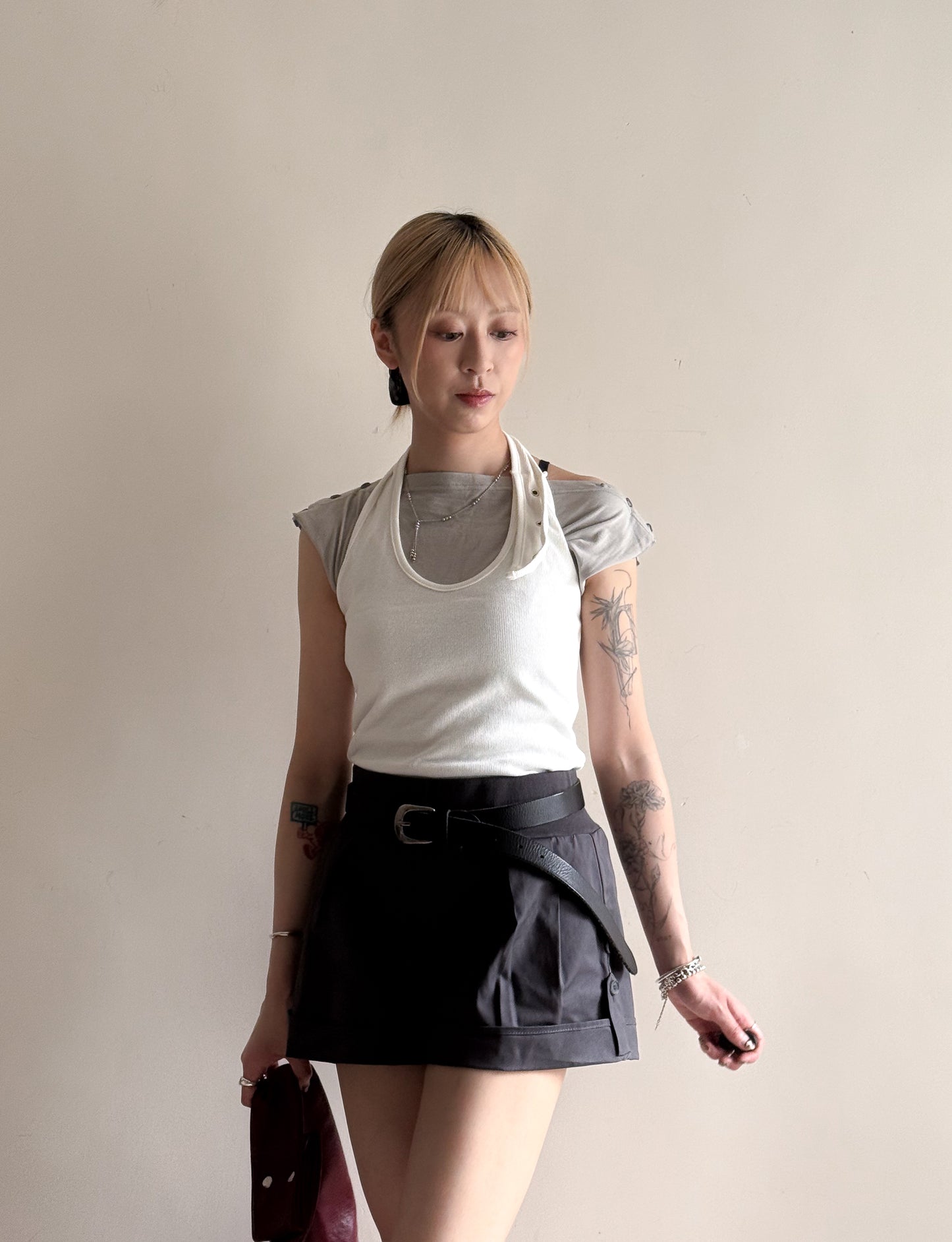 button off shoulder tee(grey/ivory)