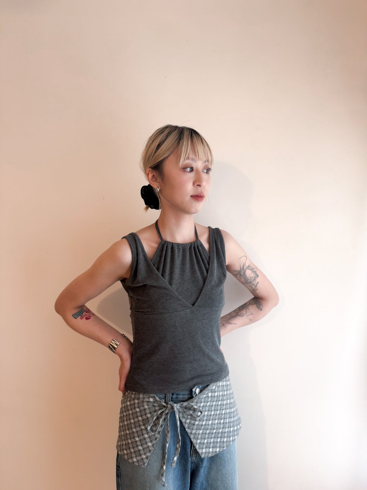 double neck tank top(ivory/charcoal) 夏天must have items! 現貨