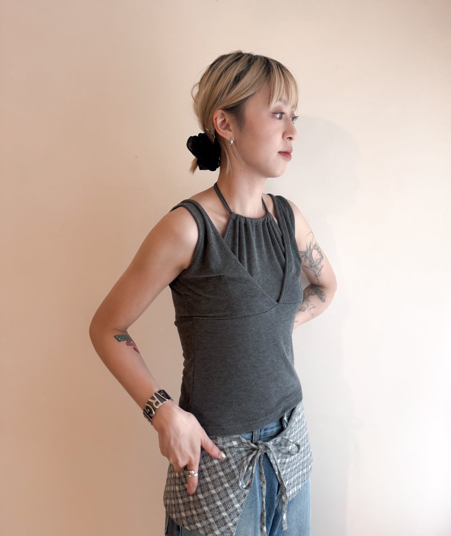 double neck tank top(ivory/charcoal) 夏天must have items! 現貨