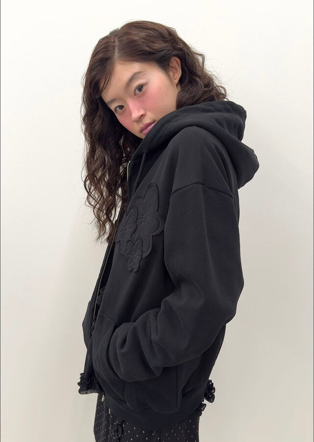 (韓國代購)typeservice flower applique zip hoodie(black)