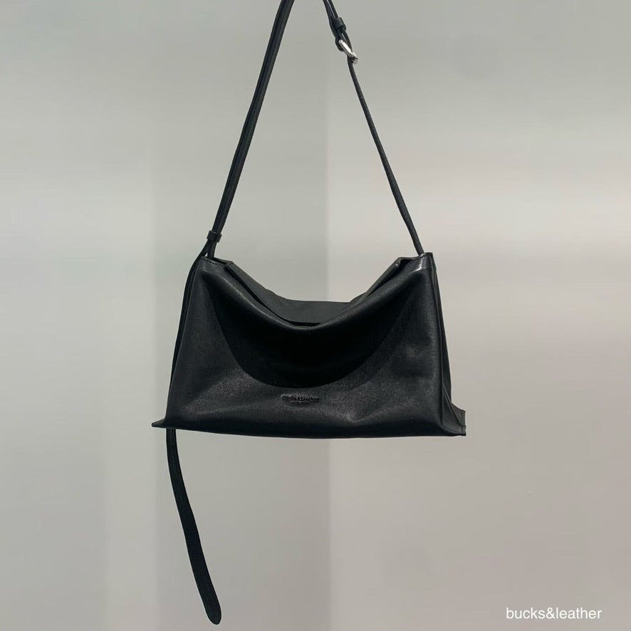韓國代購：bucks & leather magnetic box bag (羊皮)