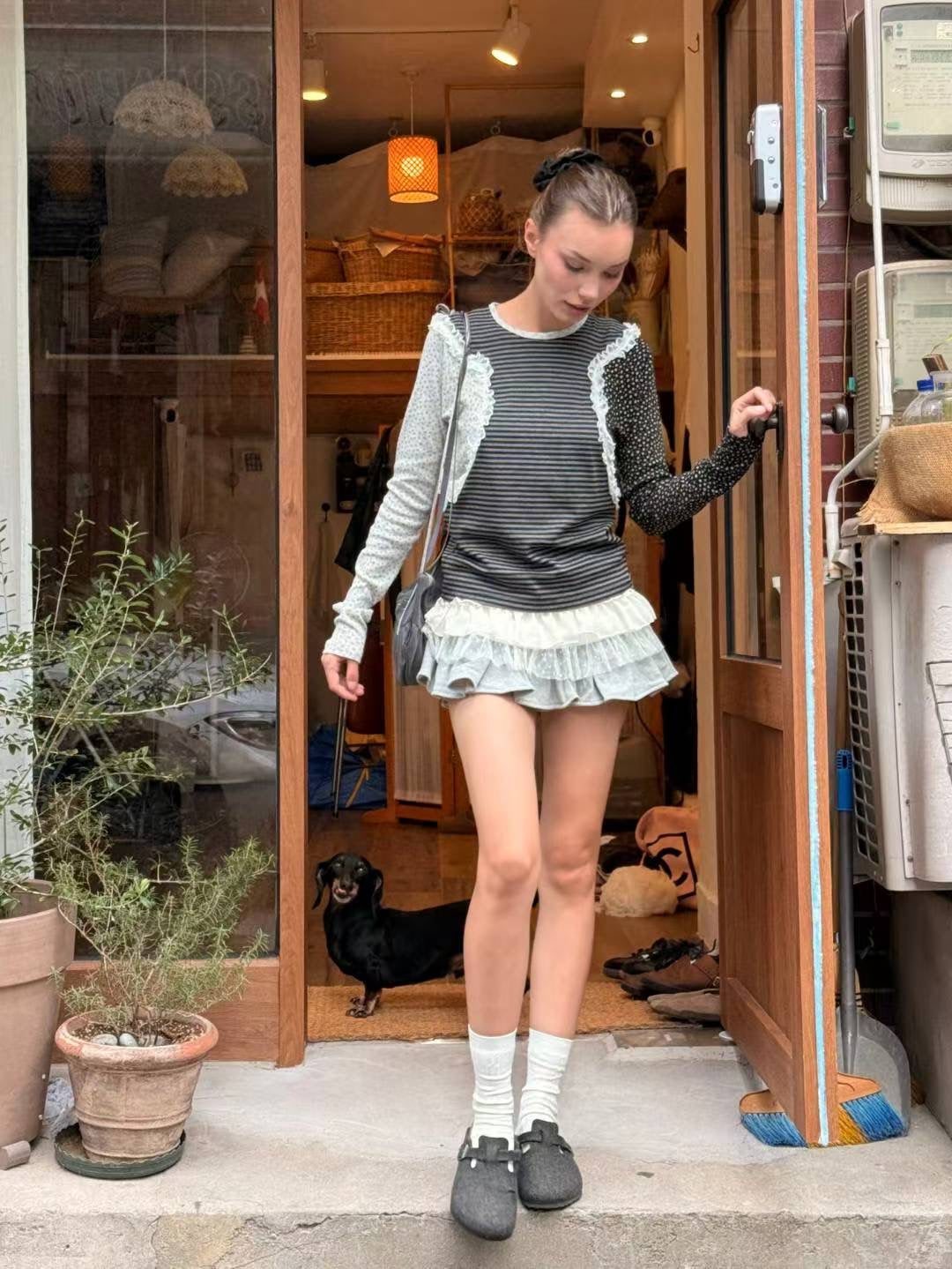 lace patch tee (PRE-ORDER)