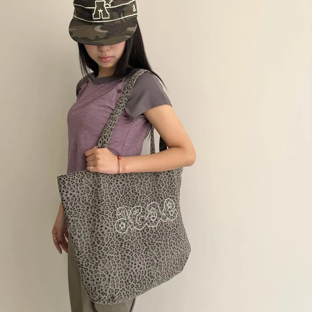 （韓國代購）AEAE breeze tote bag(leopard grey/flower charcoal)