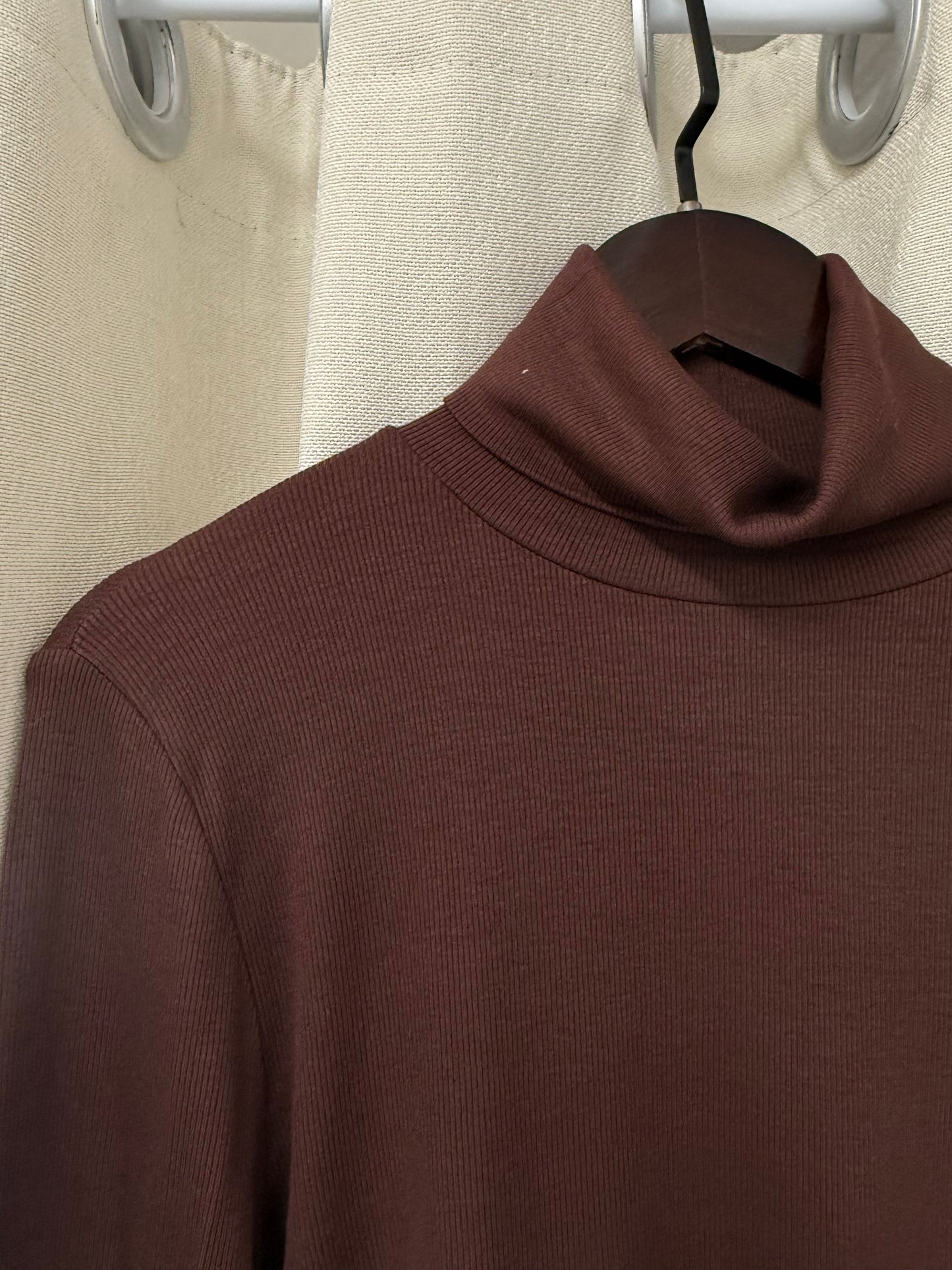 essential turtle neck top（cream/brown/black）現貨*