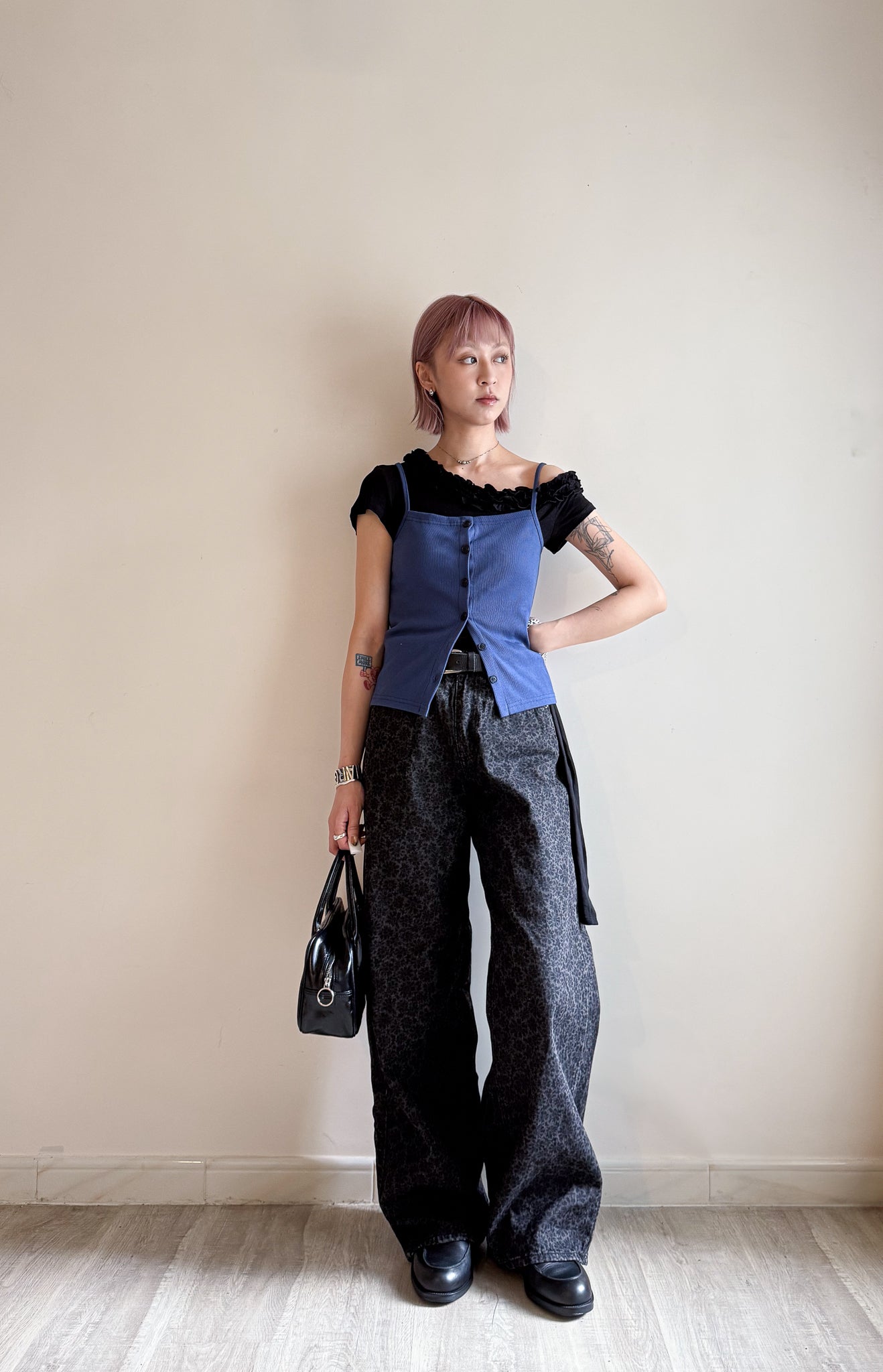 year end sale- ruffle off shoulder top(white)現貨