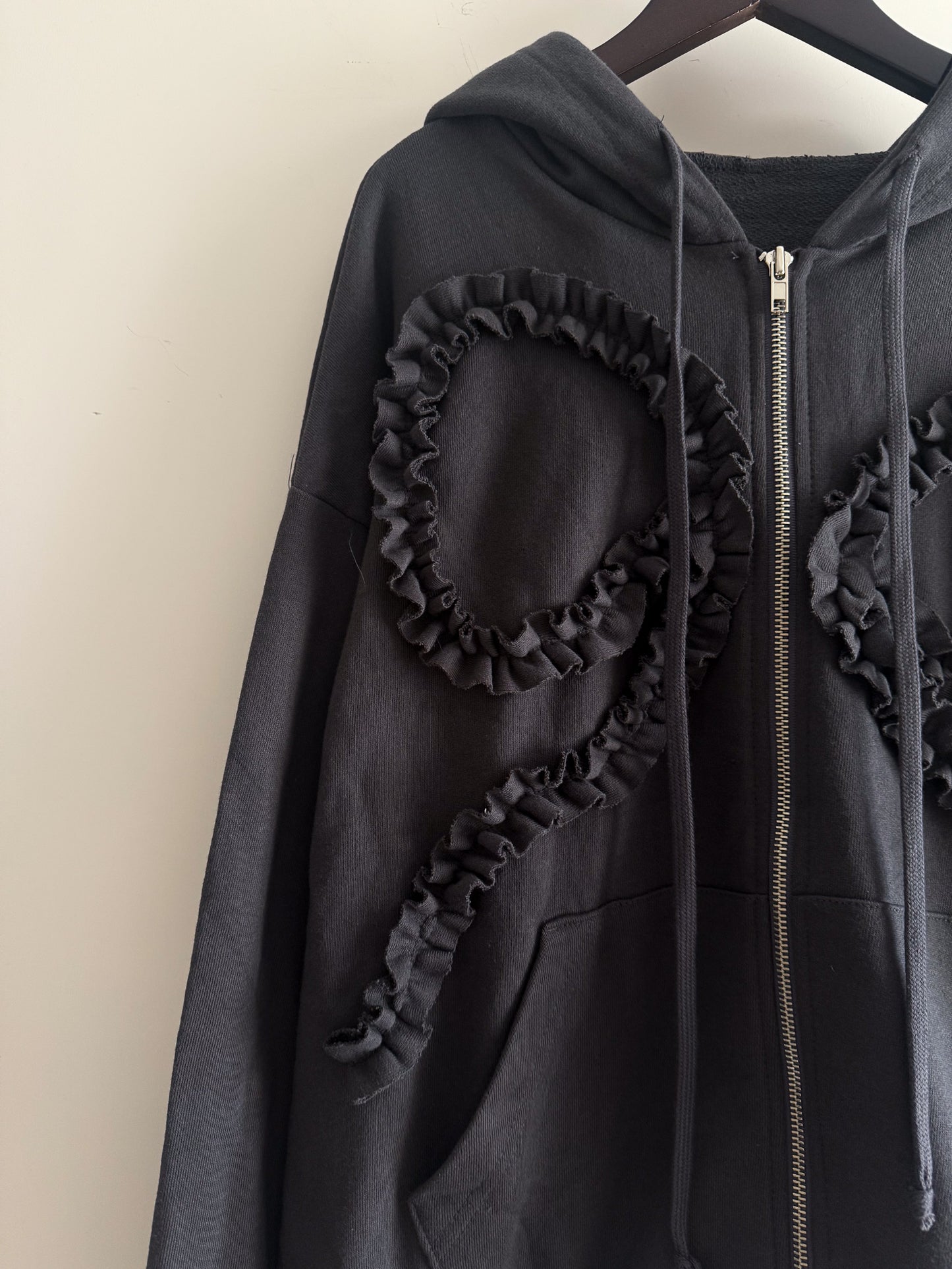ribbon zipped hoodie(charcoal)