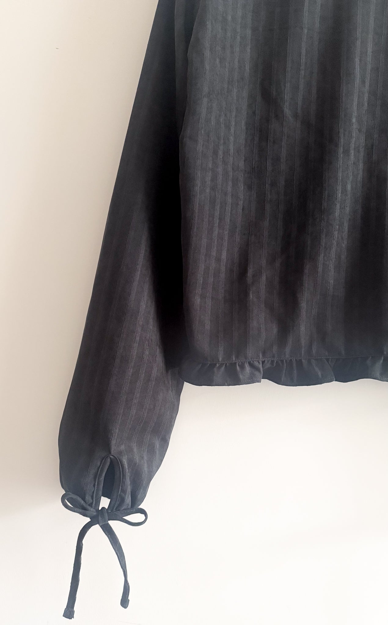 twisted blouse (beige/charcoal)