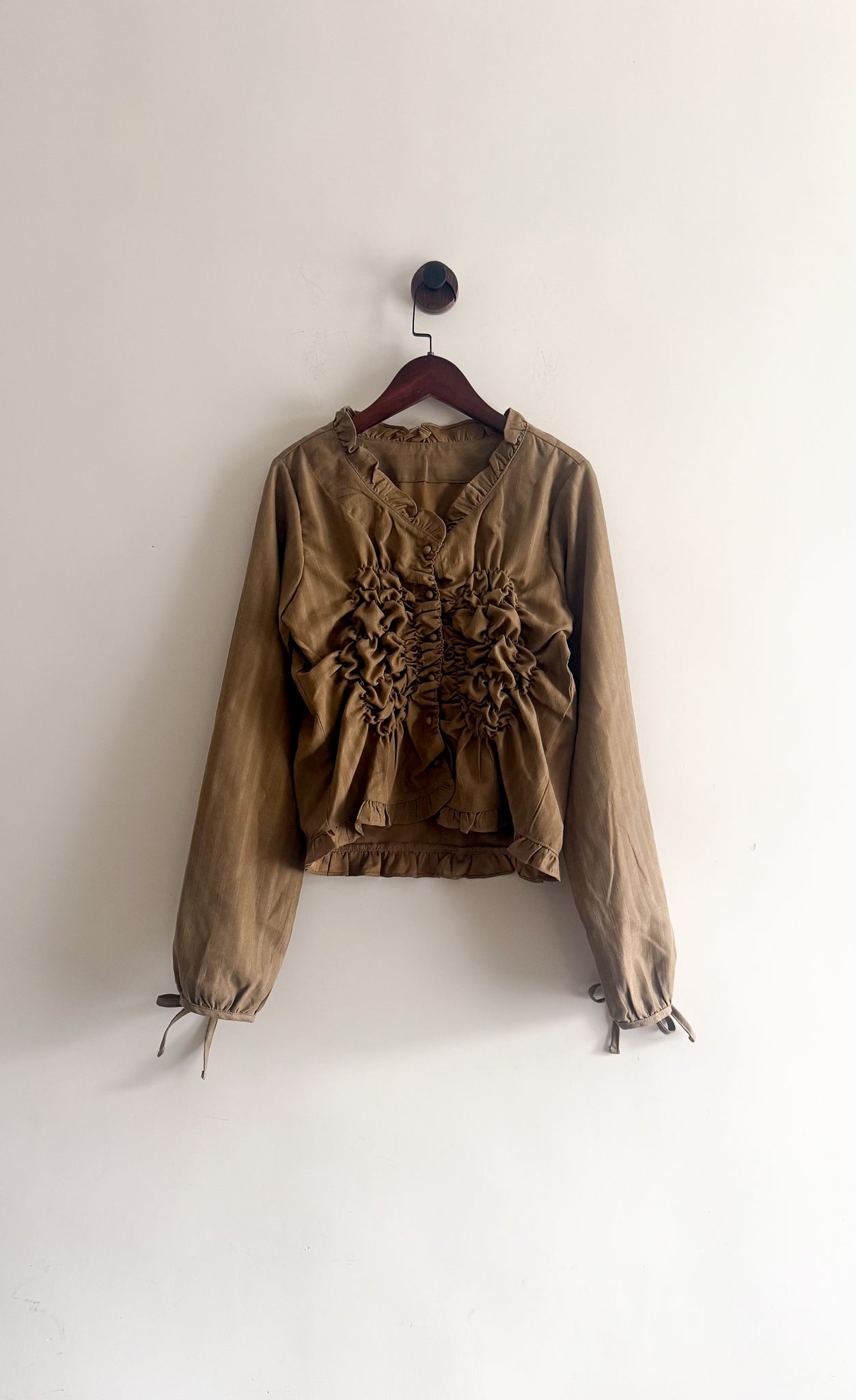 twisted blouse (beige/charcoal)