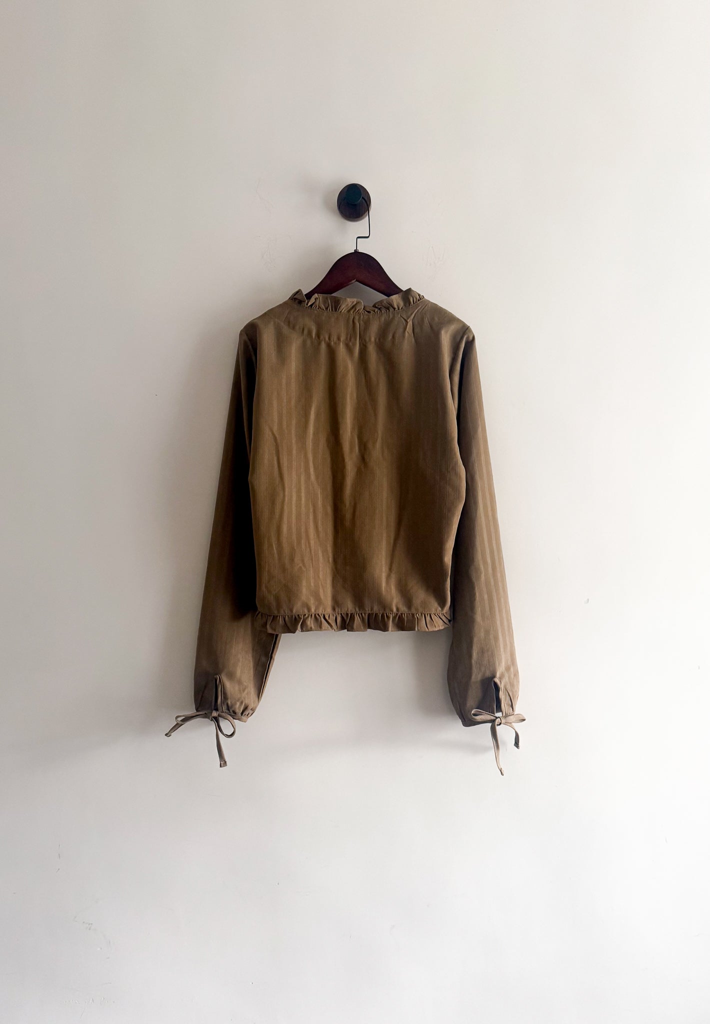 twisted blouse (beige/charcoal)