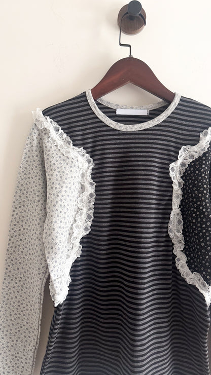 lace patch tee (PRE-ORDER)