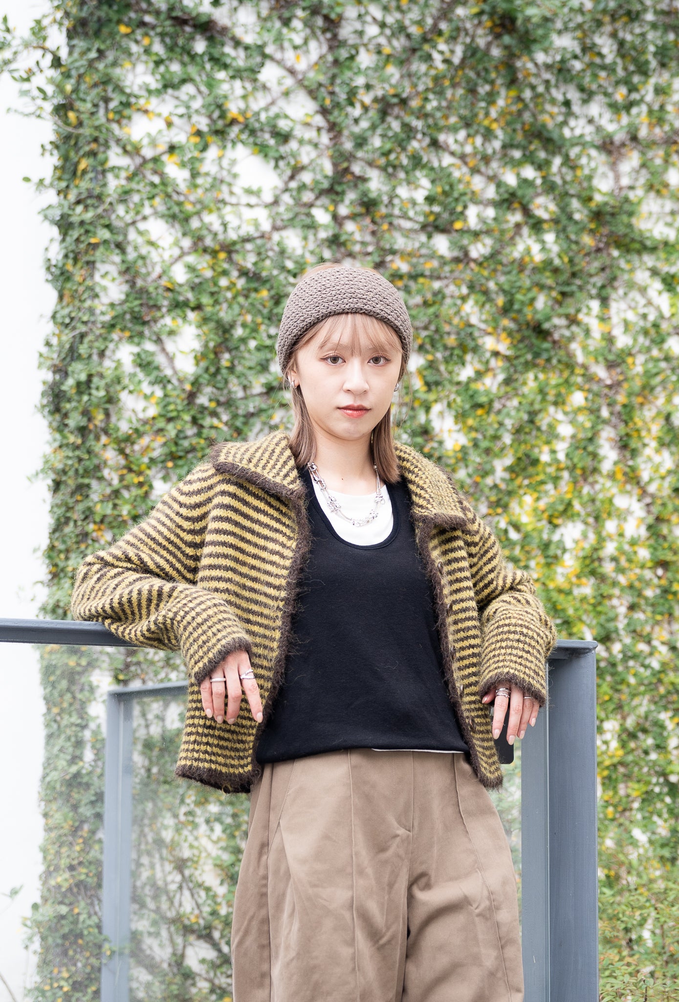 layered tee (white/brown)