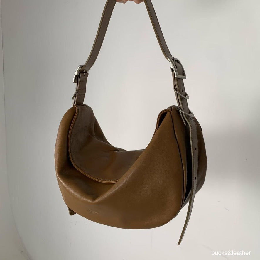 韓國代購：bucks & leather buckle bag (羊皮）