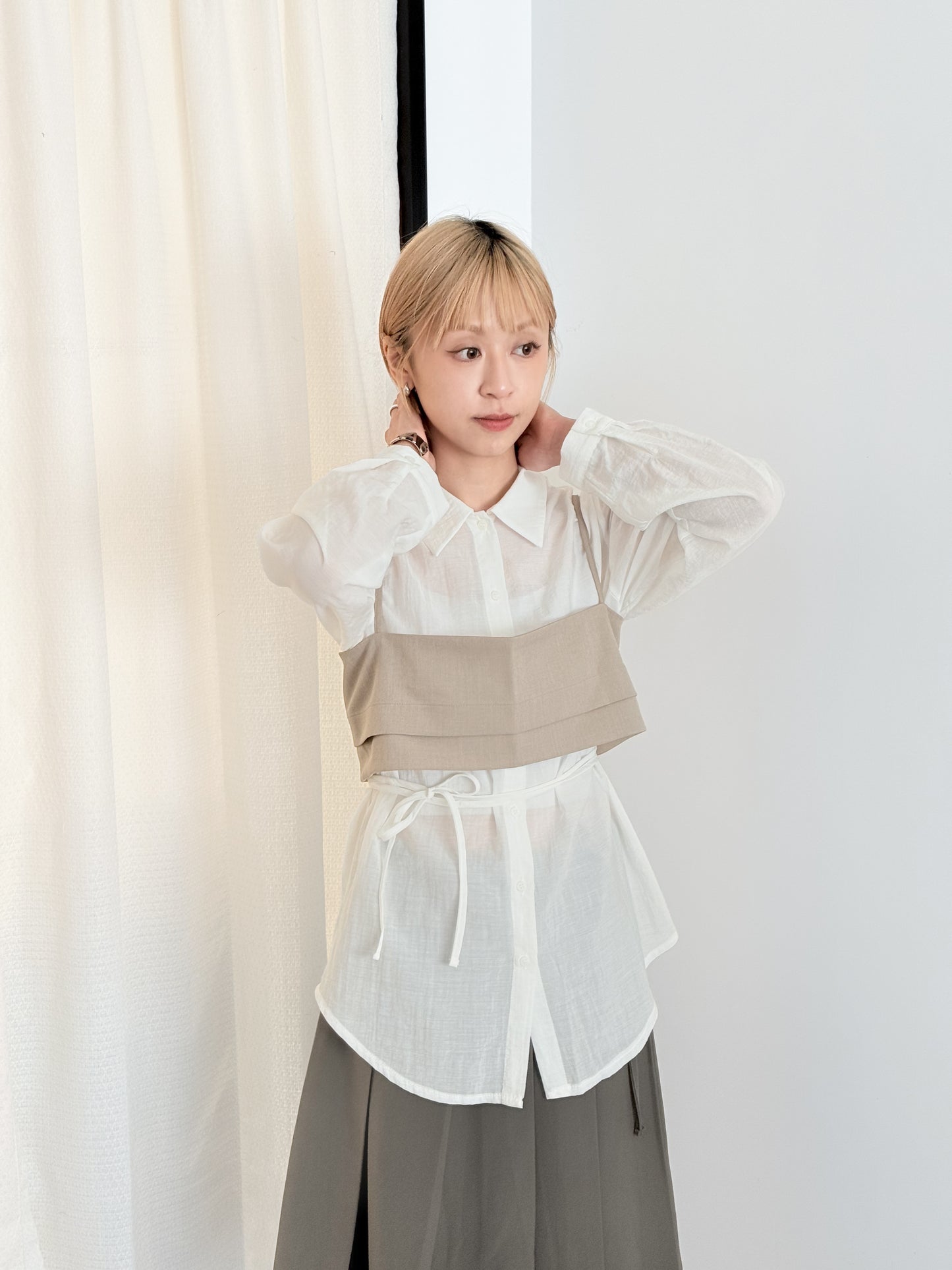 crop vest(beige/black) (現貨)