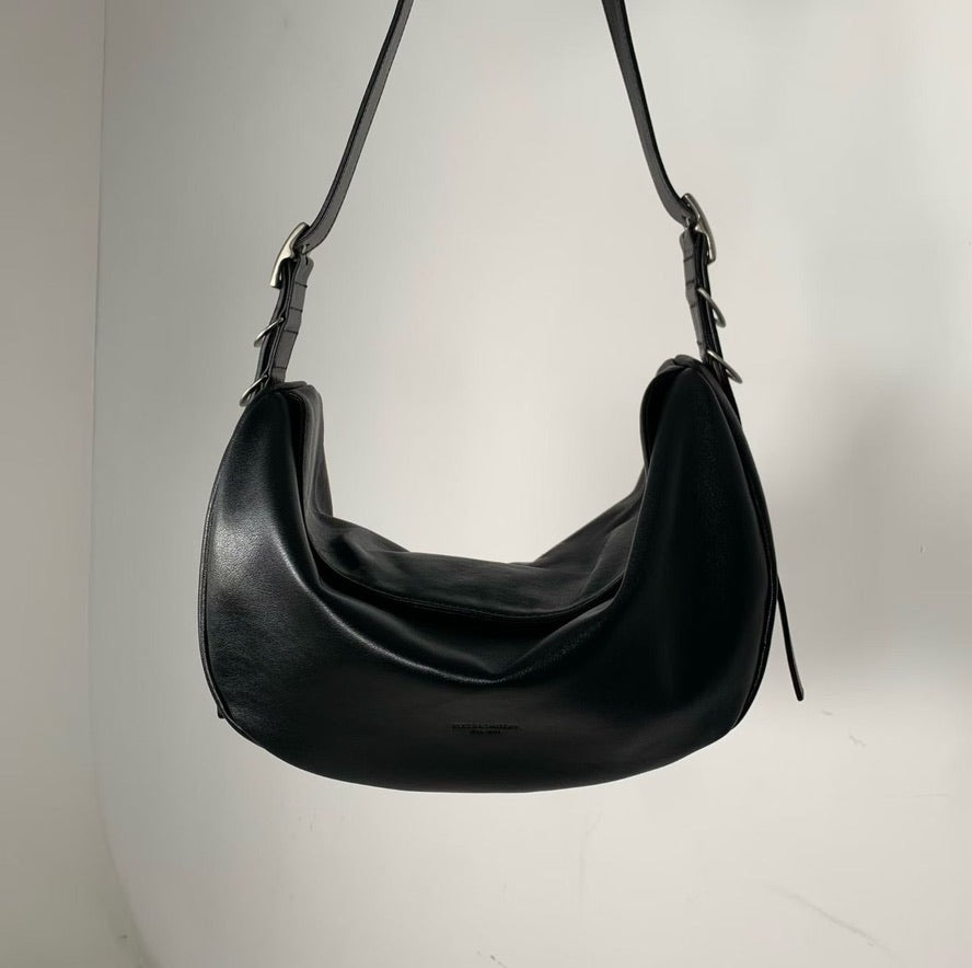 韓國代購：bucks & leather buckle bag (羊皮）