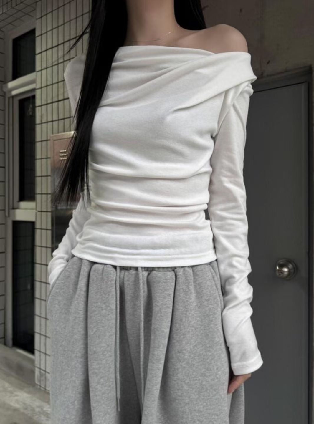 off shoulder tee (white) 現貨
