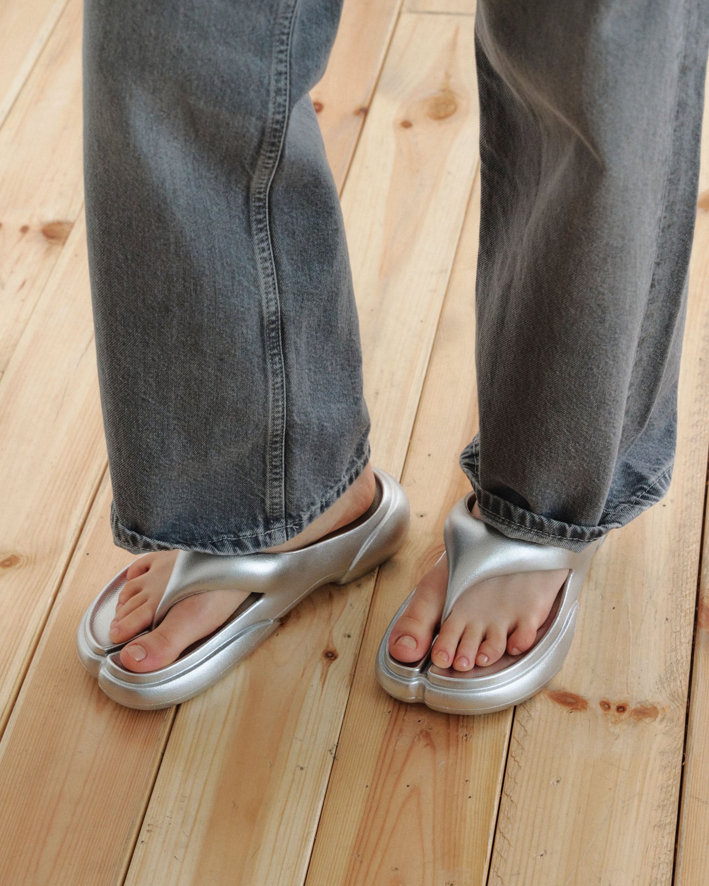 （韓國代購）PAES Flipflop 02-Silver ＜✨blackpink Jennie's pick✨>