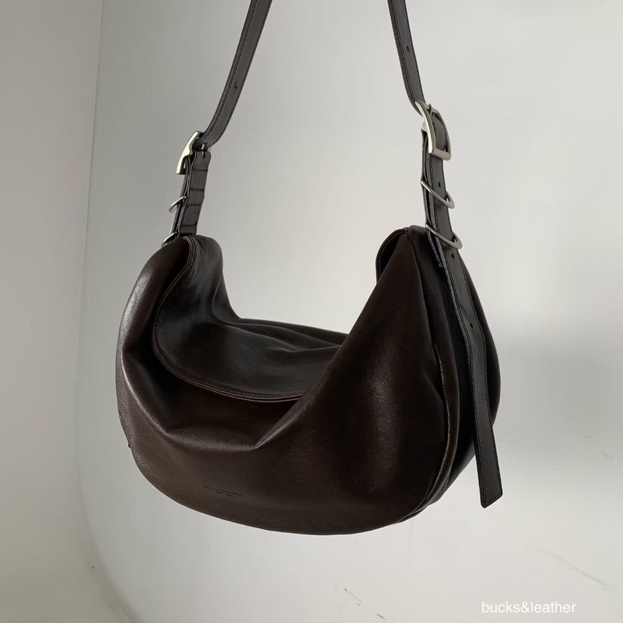 韓國代購：bucks & leather buckle bag (羊皮）