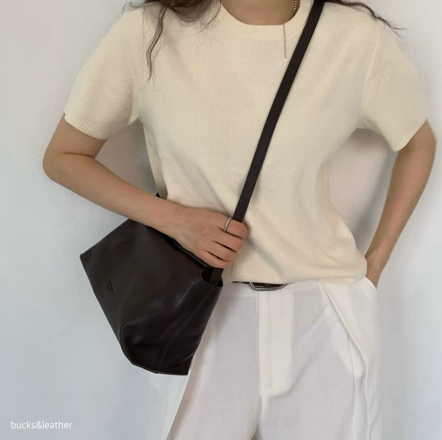 韓國代購：bucks & leather magnetic box bag (羊皮)