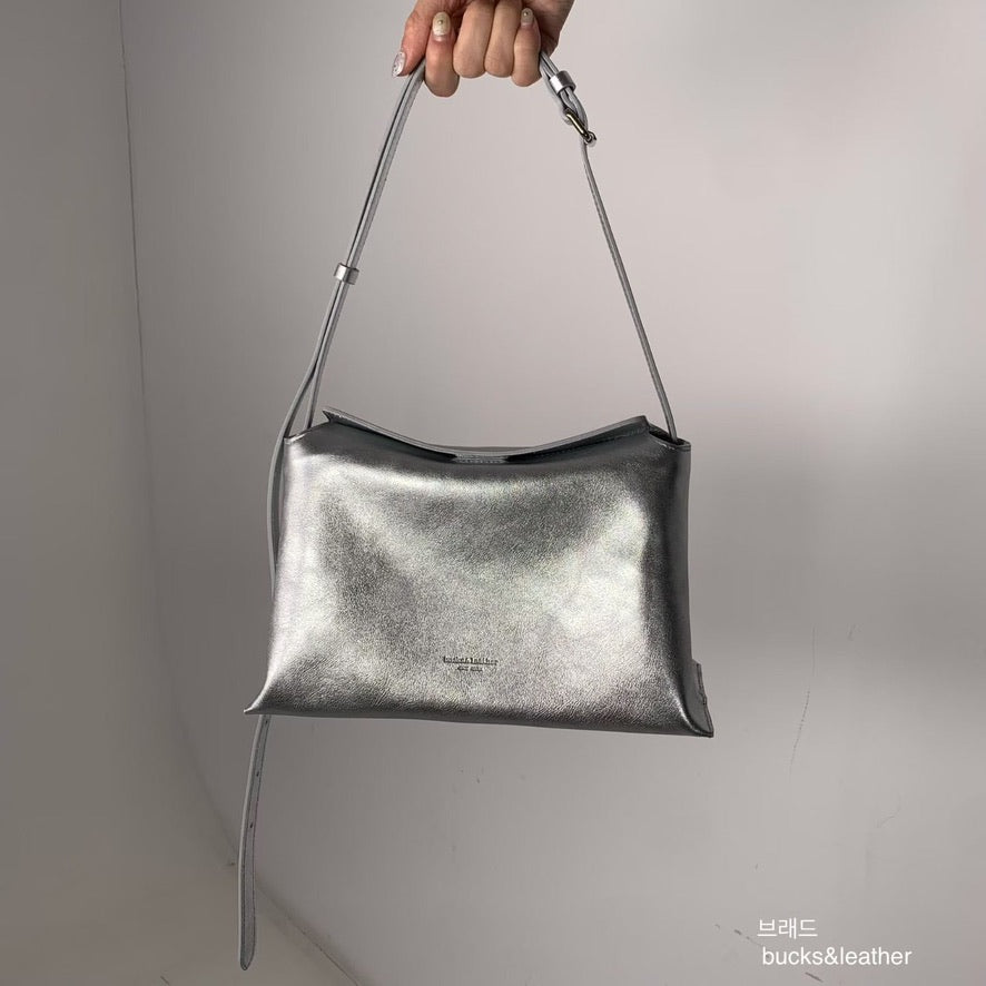 韓國代購：bucks & leather magnetic box bag (羊皮)