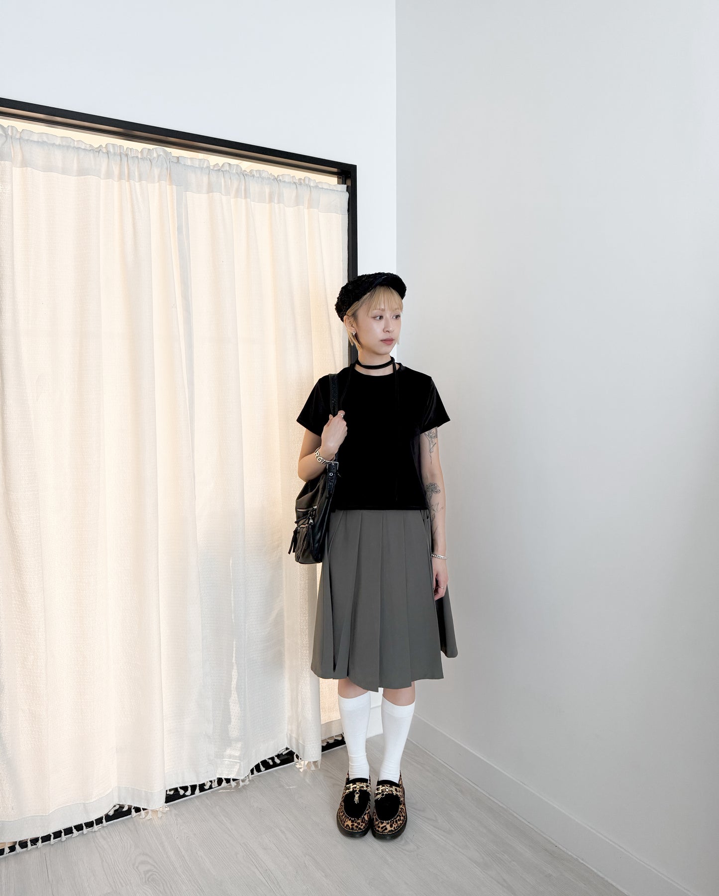 pleated midi skirt(black/grey)