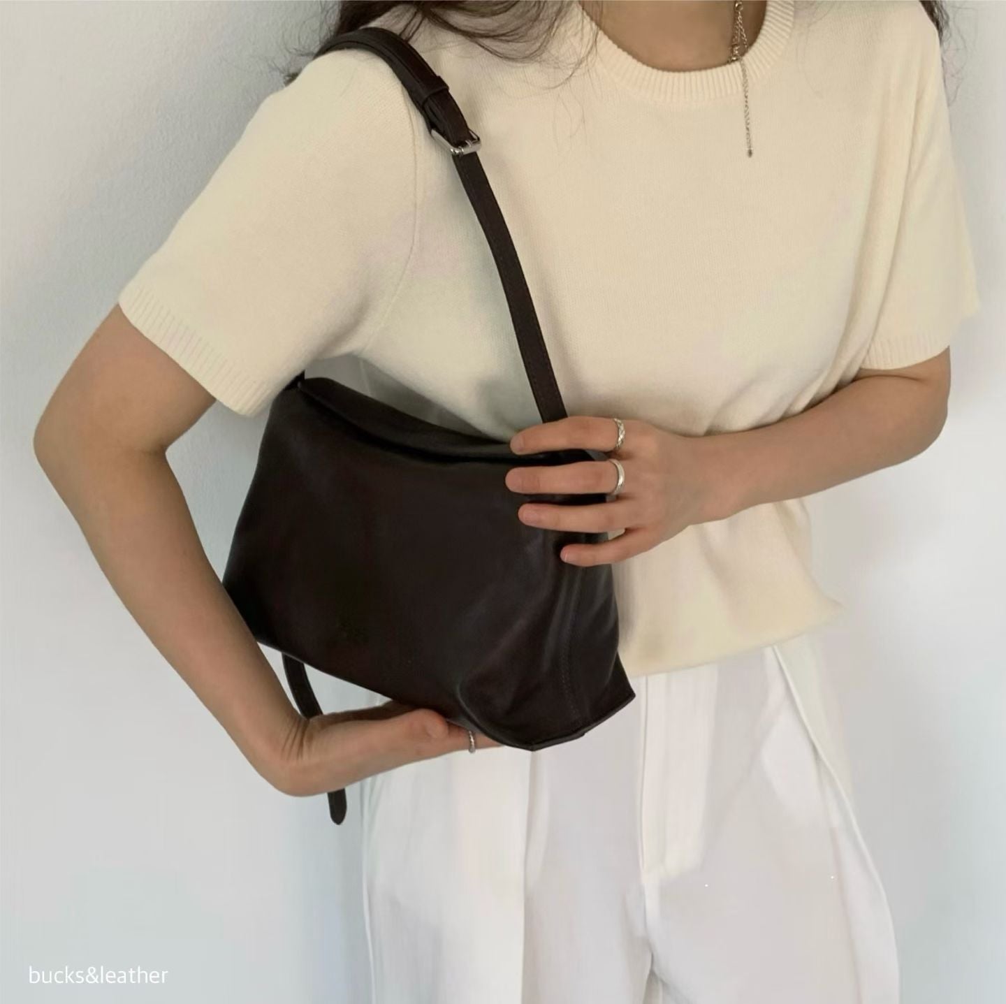 韓國代購：bucks & leather magnetic box bag (羊皮)