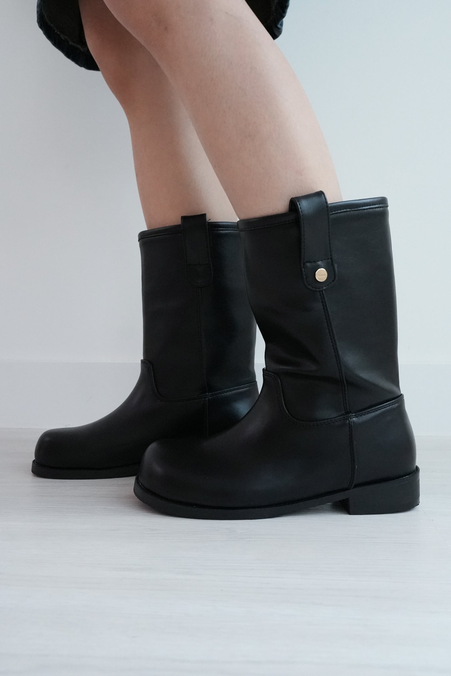 (DISPLAY SALE)ROUND-TOE BOOTS(BLACK)(240）