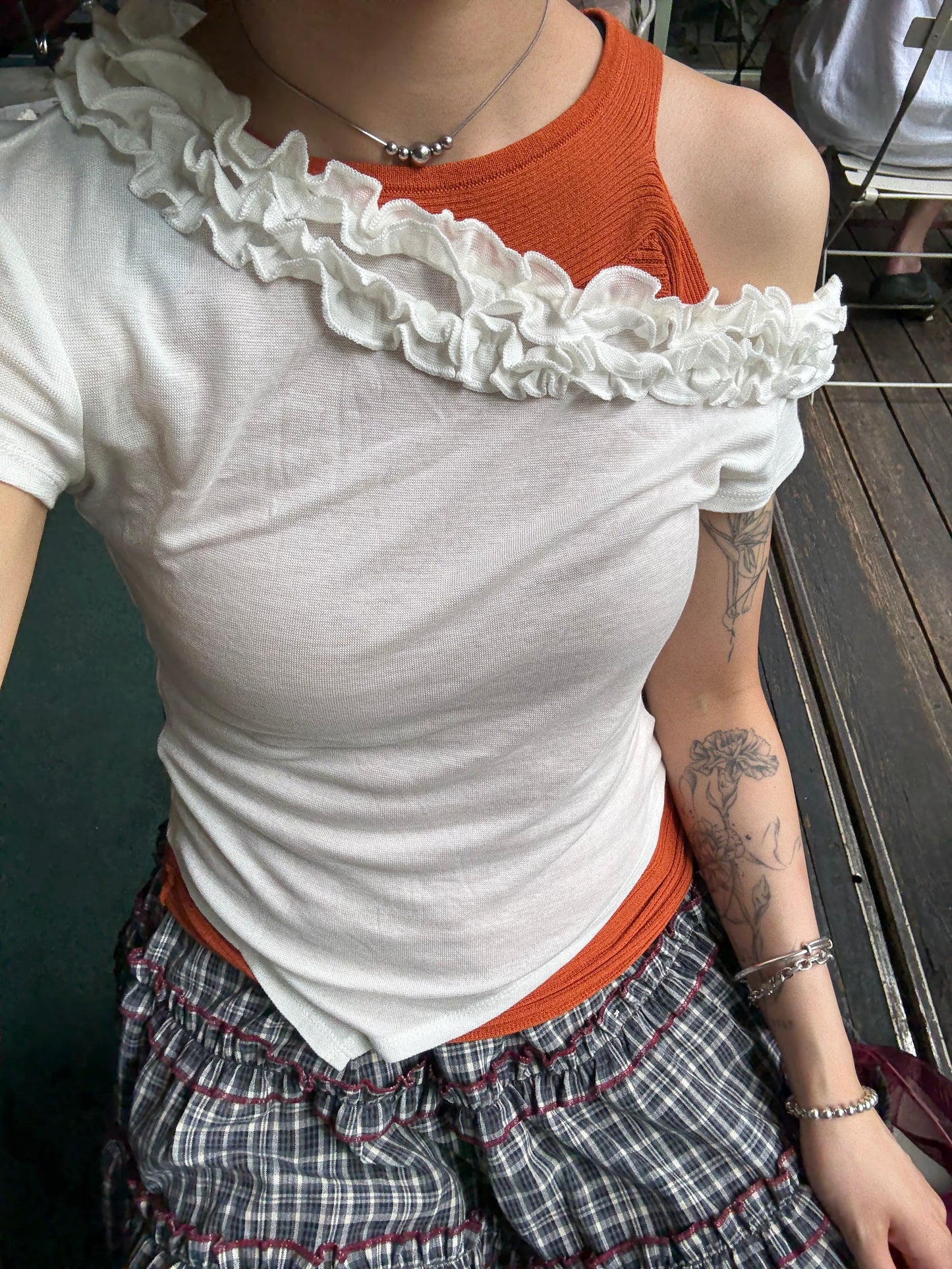 year end sale- ruffle off shoulder top(white)現貨