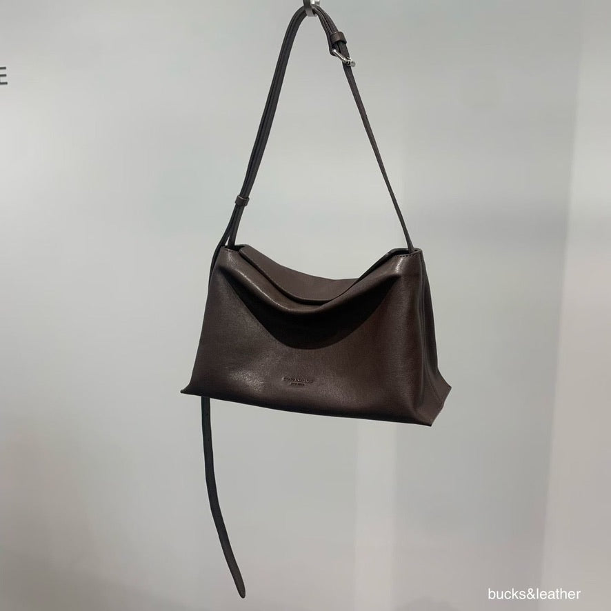 韓國代購：bucks & leather magnetic box bag (羊皮)