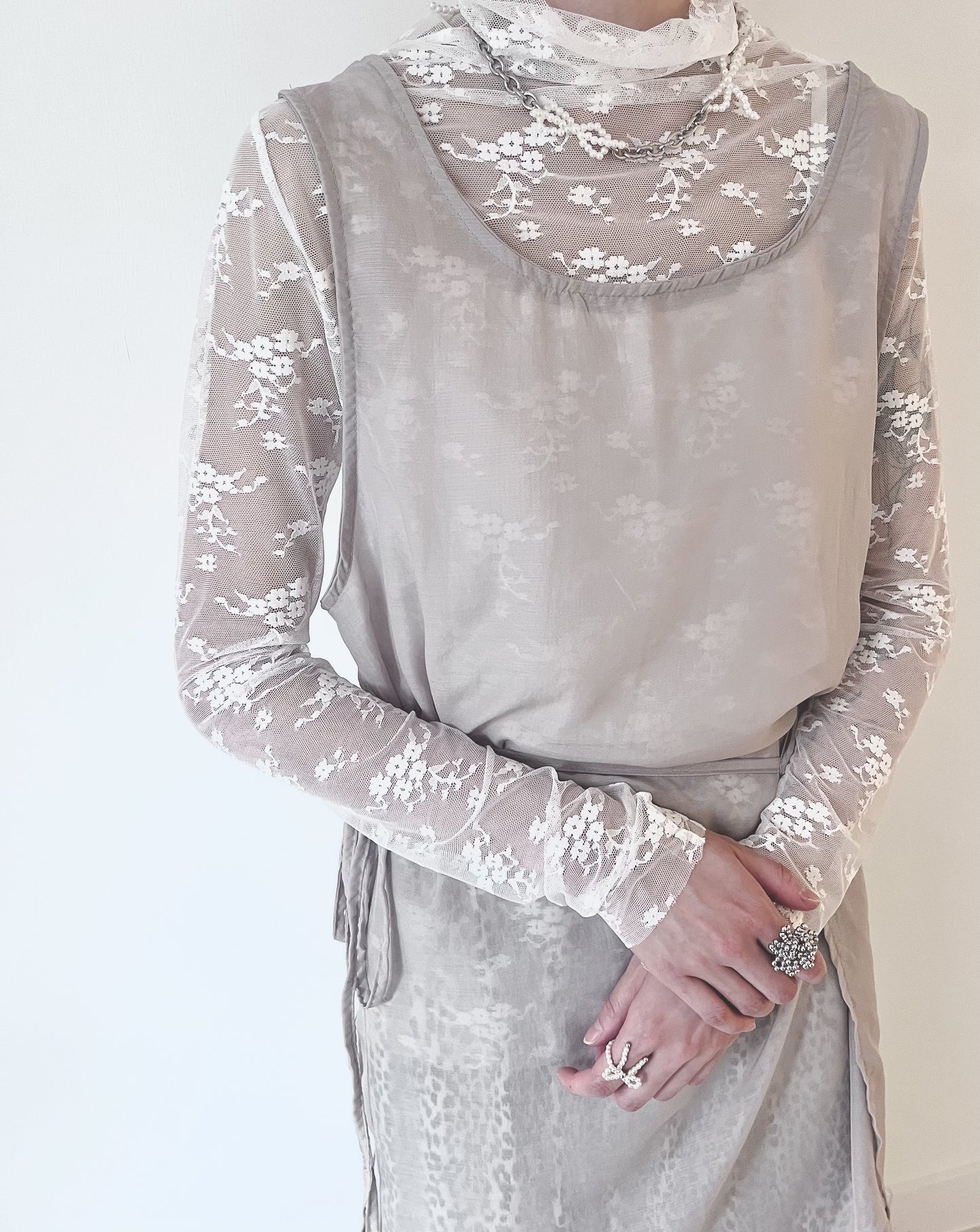 turtle neck lace top(black/ivory)