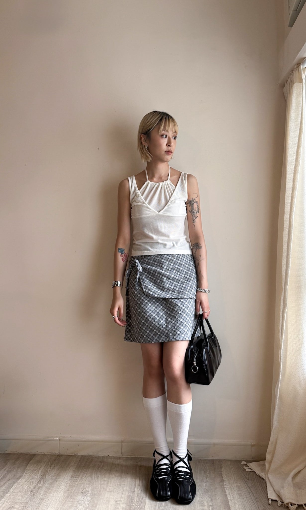 double neck tank top(ivory/charcoal) 夏天must have items! 現貨