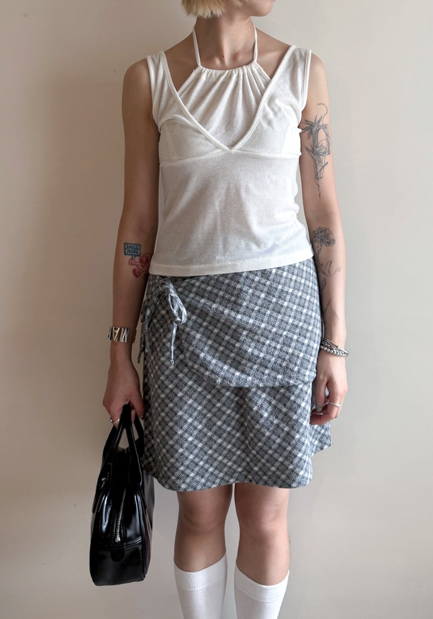 double neck tank top(ivory/charcoal) 夏天must have items! 現貨