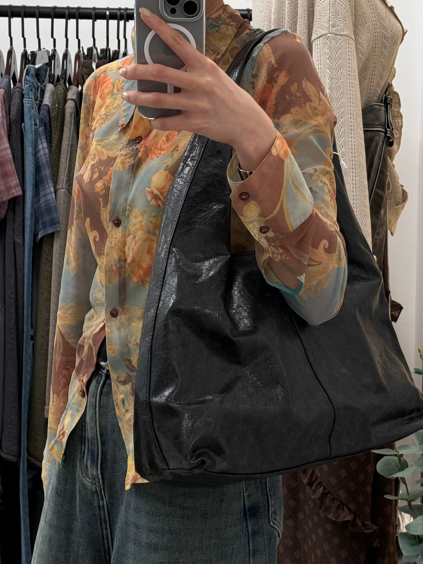 faux leather triangle bag(black/beige/brown/grey/white)