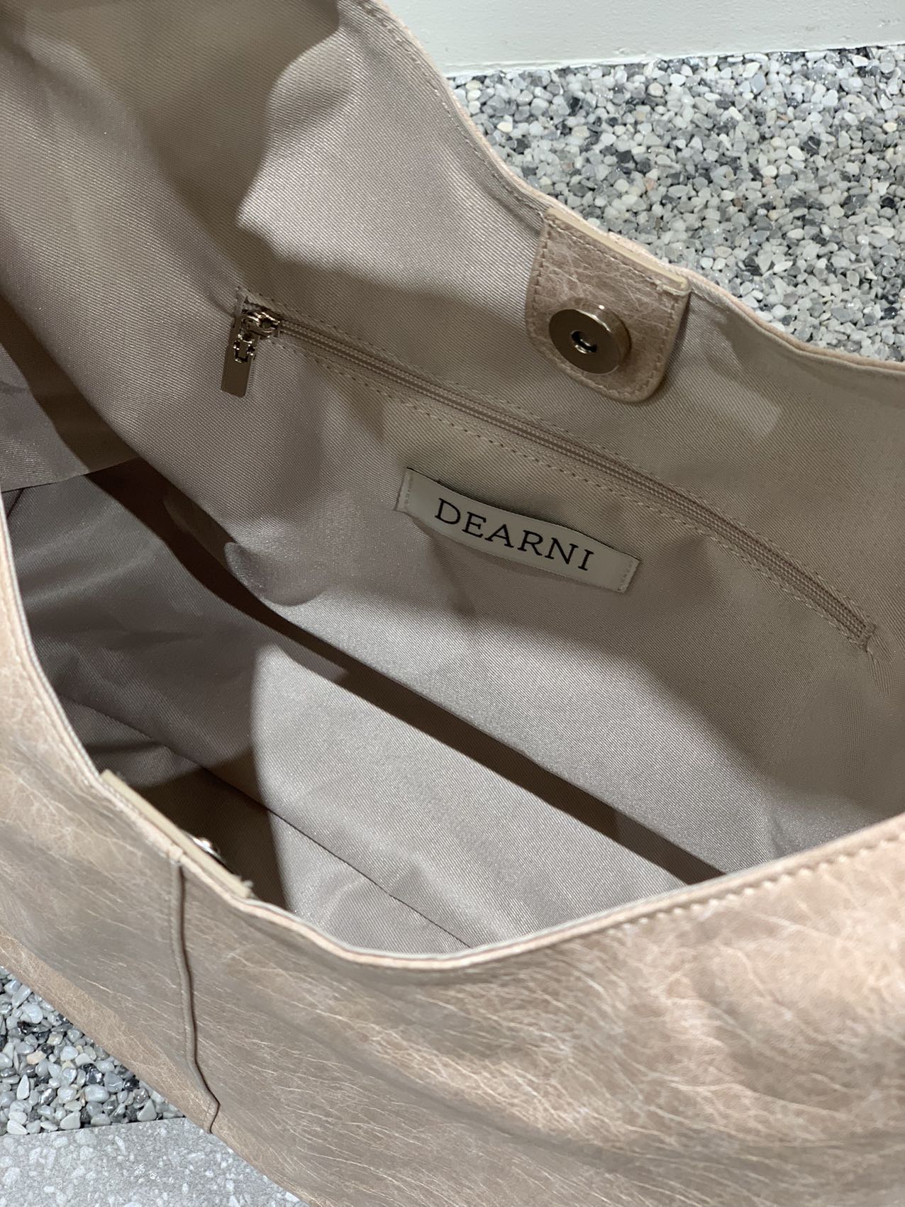 faux leather triangle bag(black/beige/brown/grey/white)