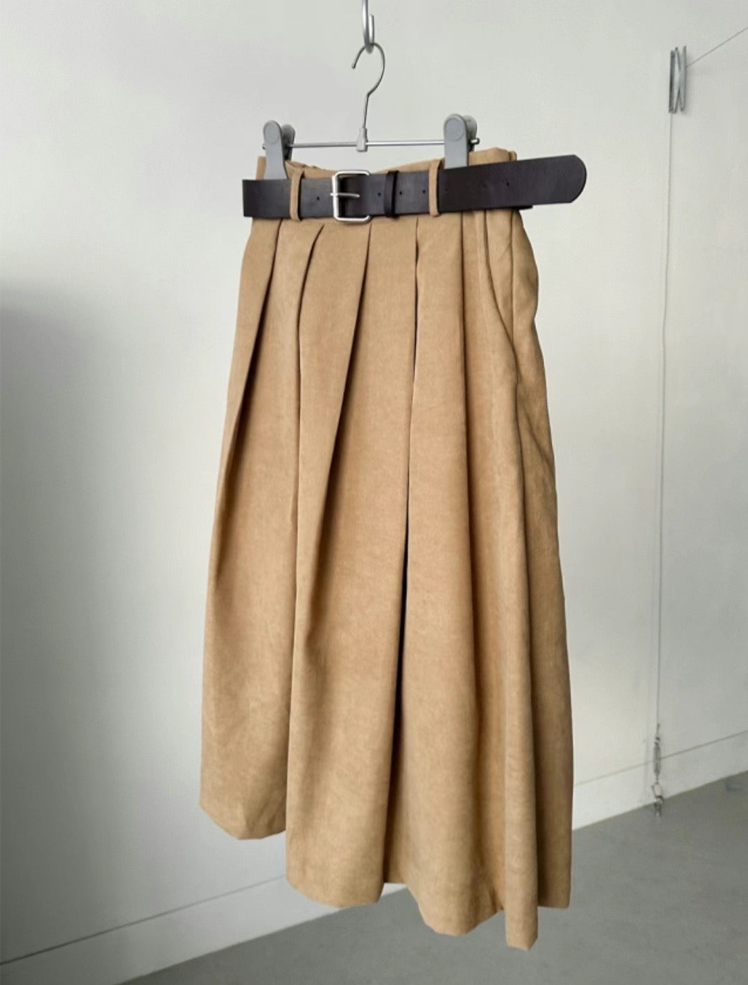 (sale)PLEATED SKIRT WITH BELT