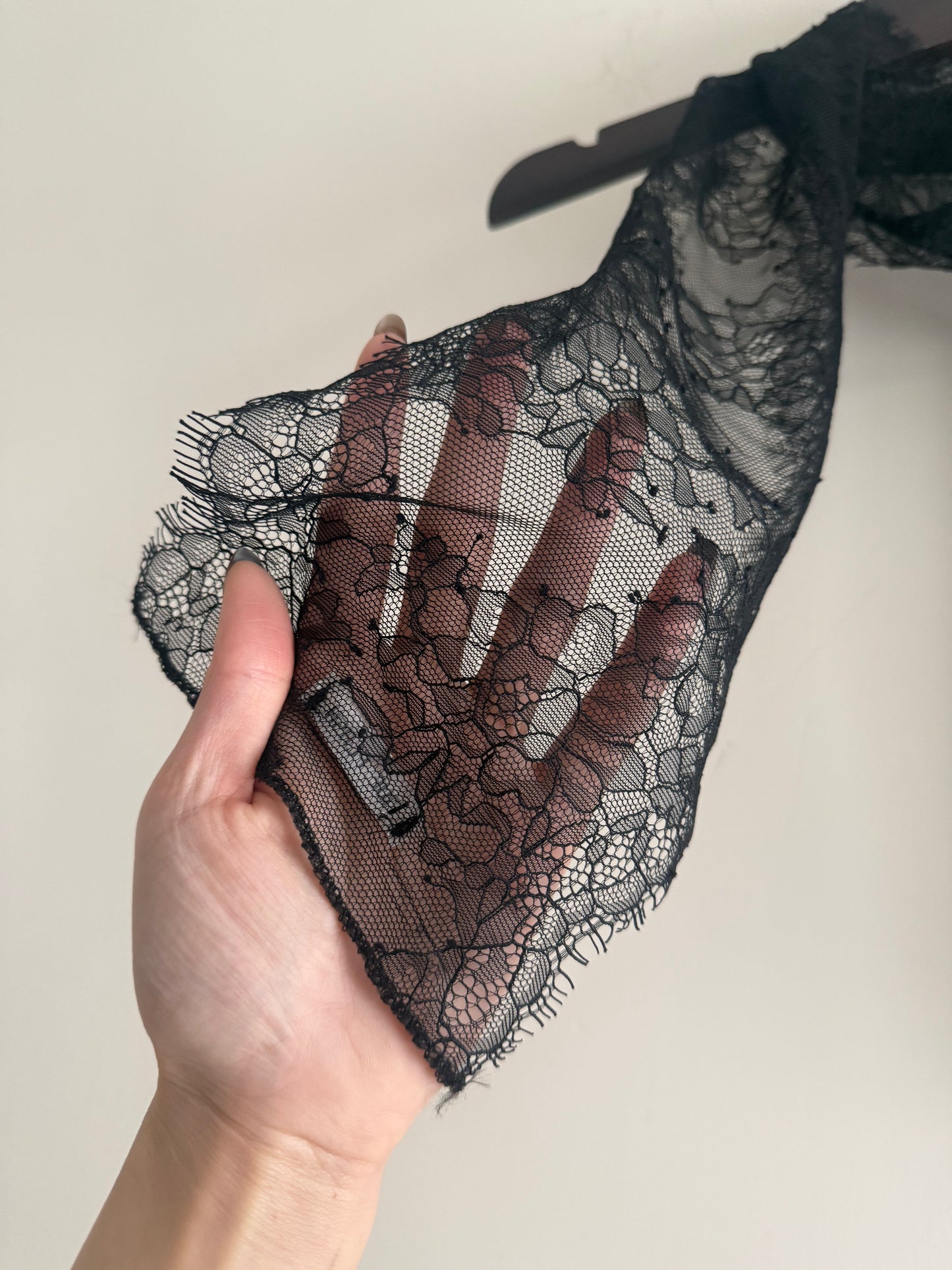 lace scarf (white/black）