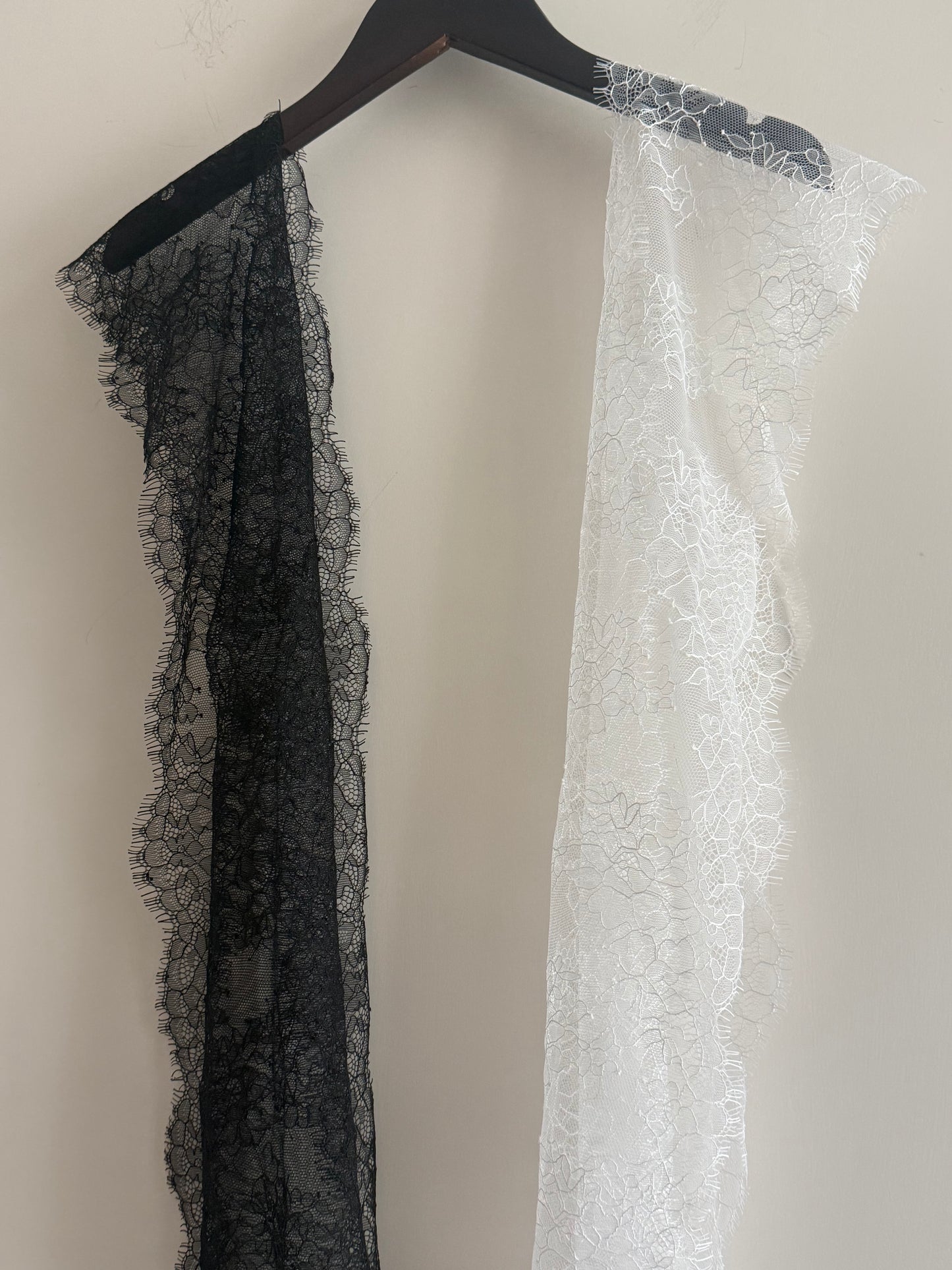 lace scarf (white/black）