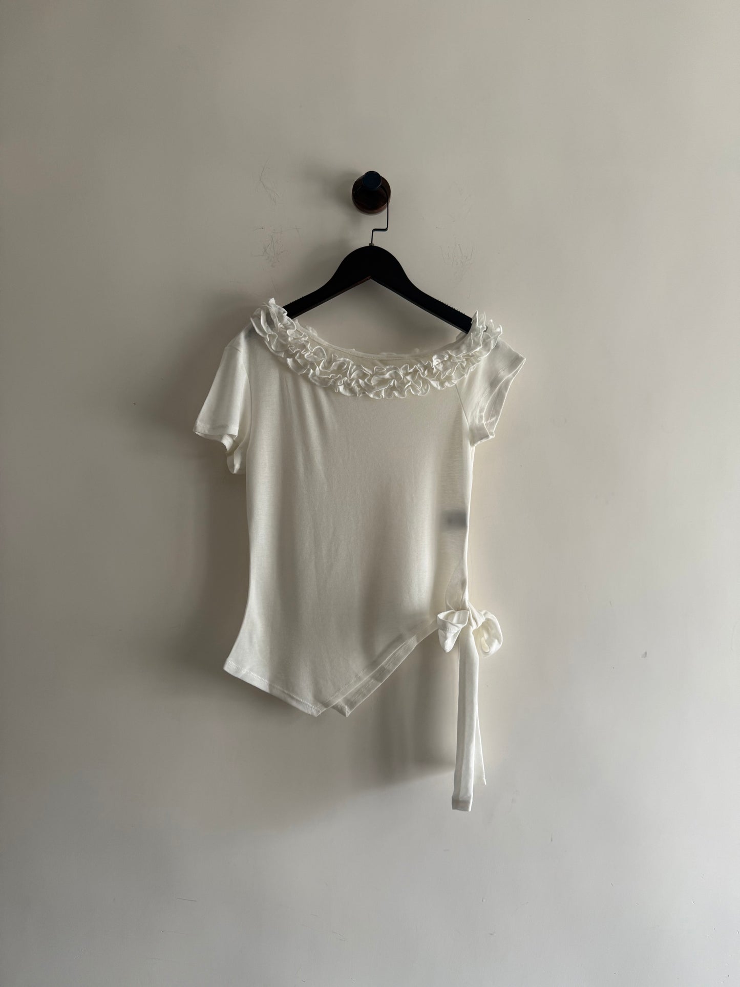 year end sale- ruffle off shoulder top(white)