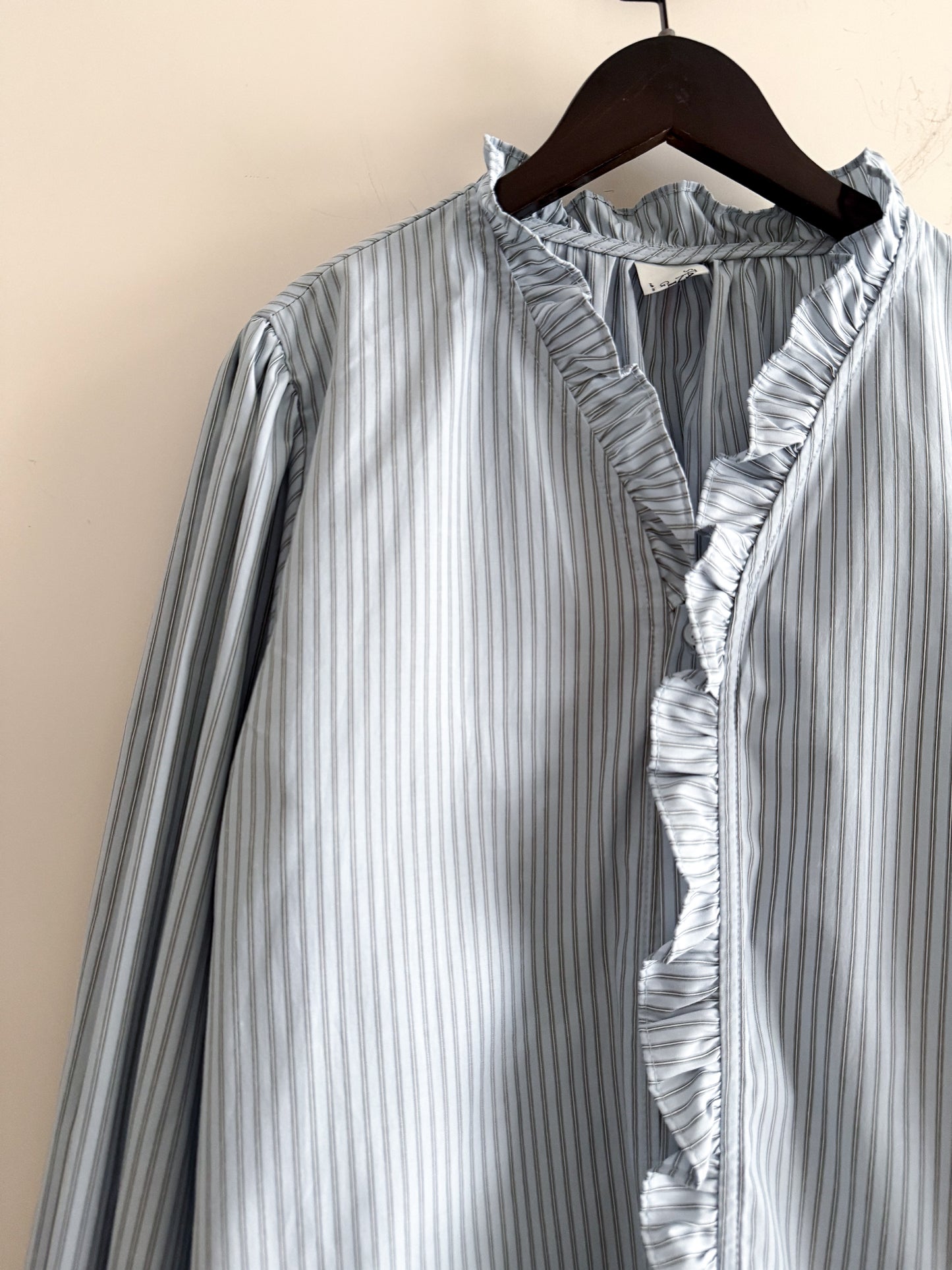 ruffle striped blouse (blue) 現貨