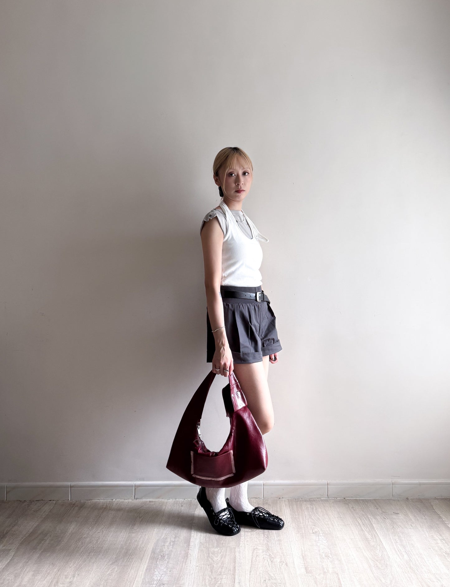 pleated cuffed shorts(khaki/charcoal) 少量現貨