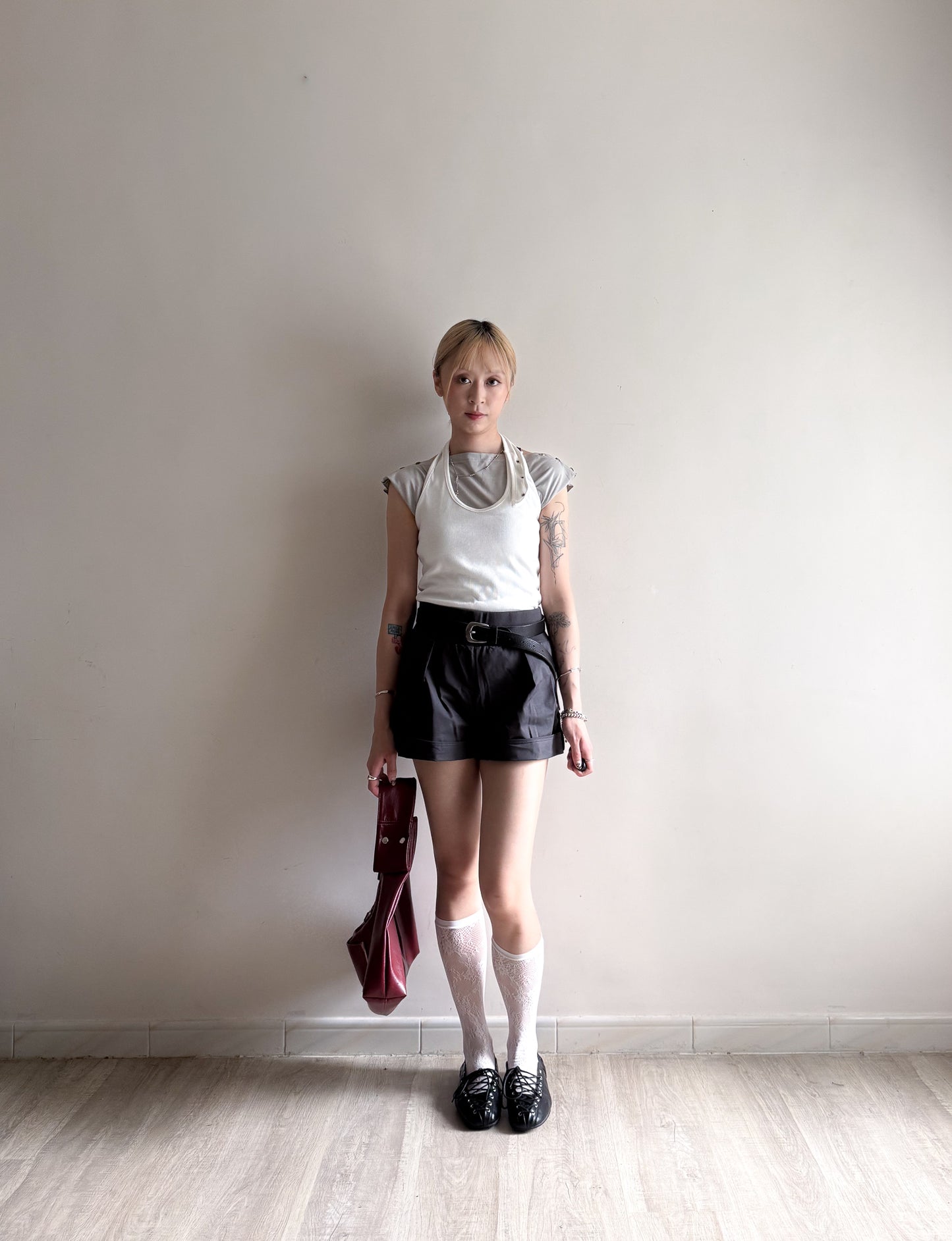 pleated cuffed shorts(khaki/charcoal) 少量現貨