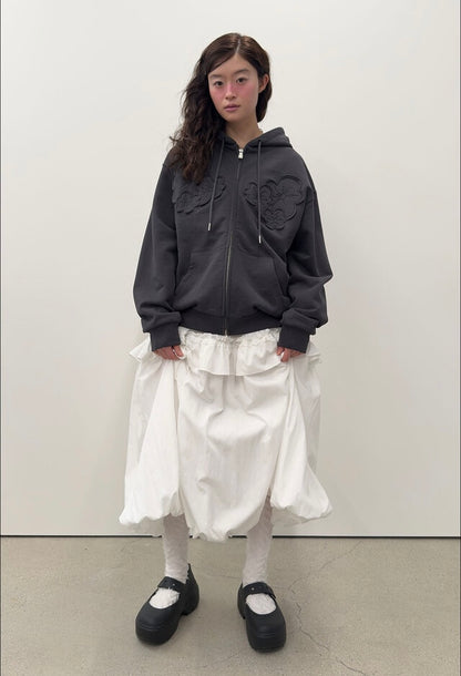 （韓國代購）typeservice flower applique zip hoodie(charcoal)