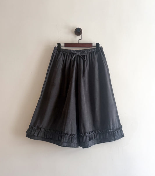 ruffle shorts(charcoal/beige) (現貨)