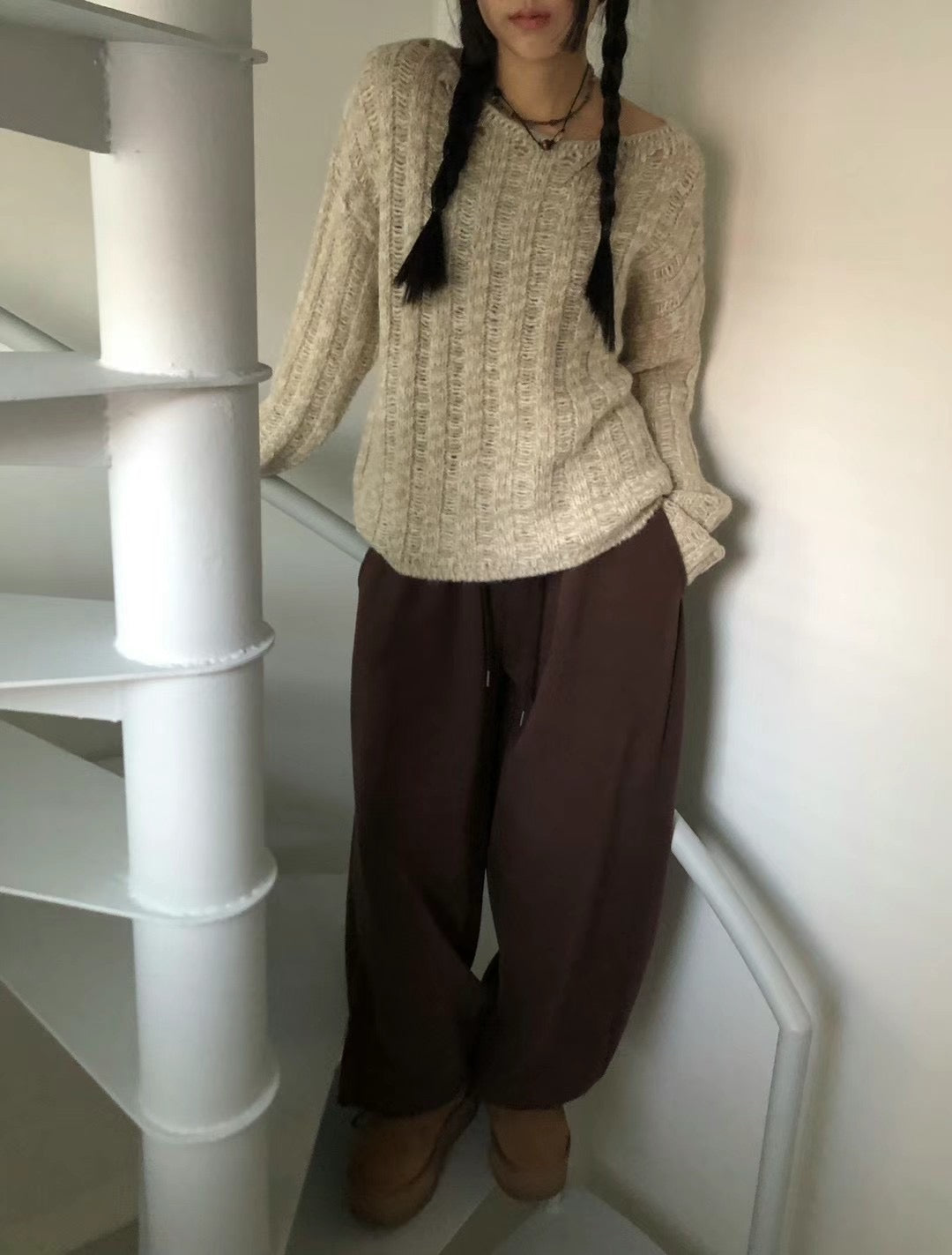 (*pre-order) wide neck knit top(charcoal/beige)