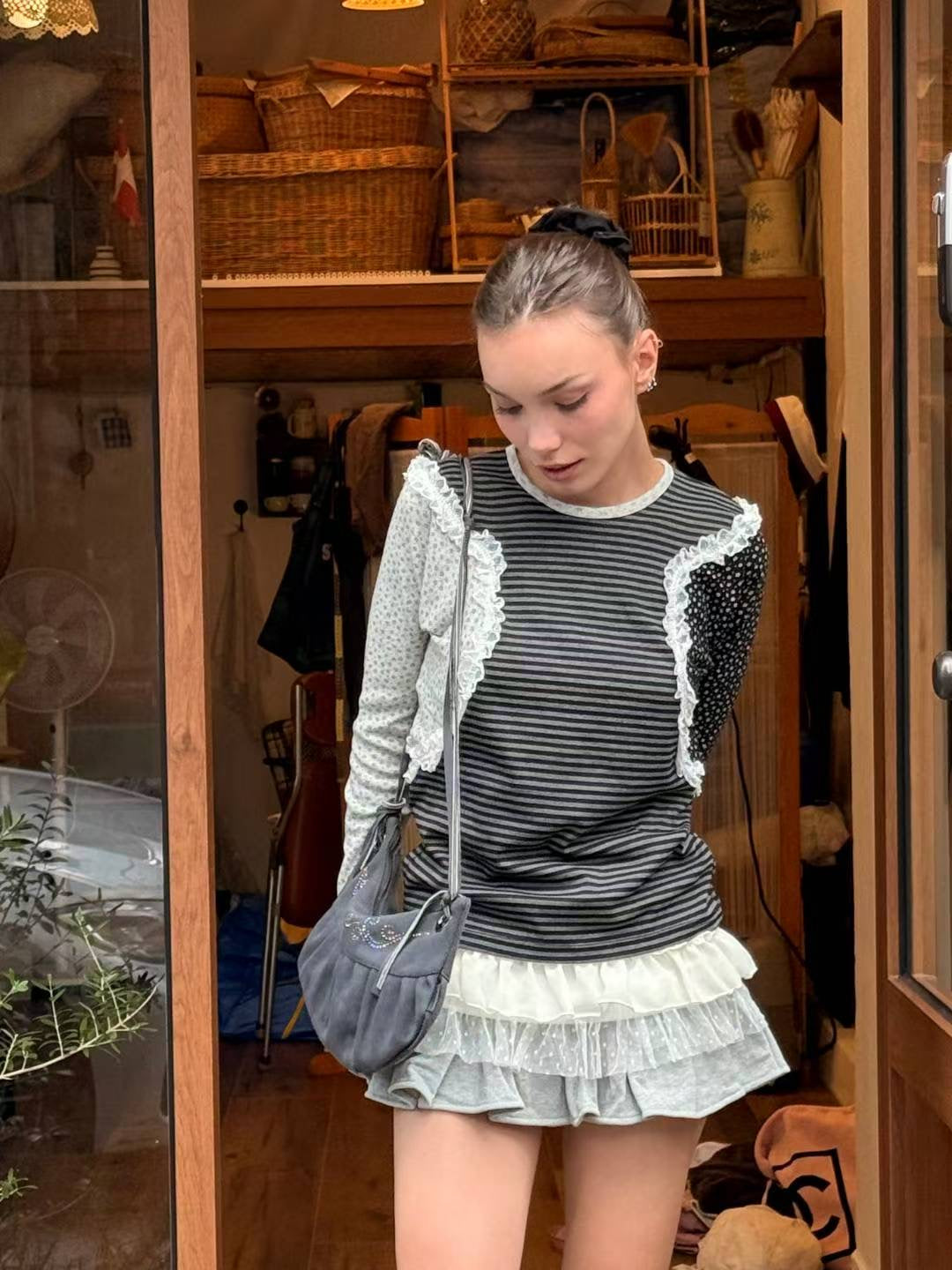 lace patch tee (PRE-ORDER)